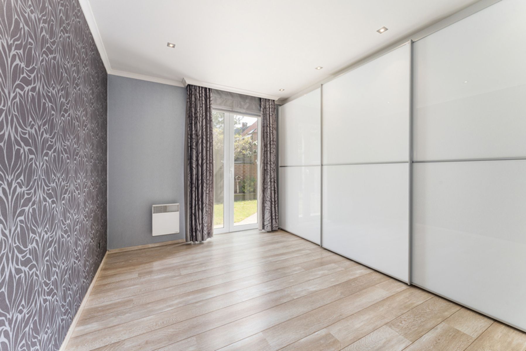 Gelijkvloers appartement met eigen tuin in het centrum van Tielt.  foto 13
