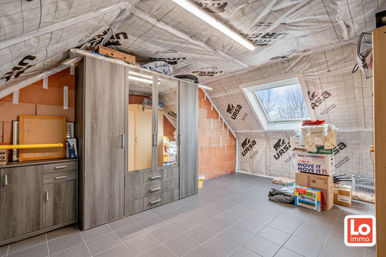 VERKOCHT! Instapklare halfopen nieuwbouw woning met inpandige garage en open zicht op een landelijke locatie in Beervelde! foto 20
