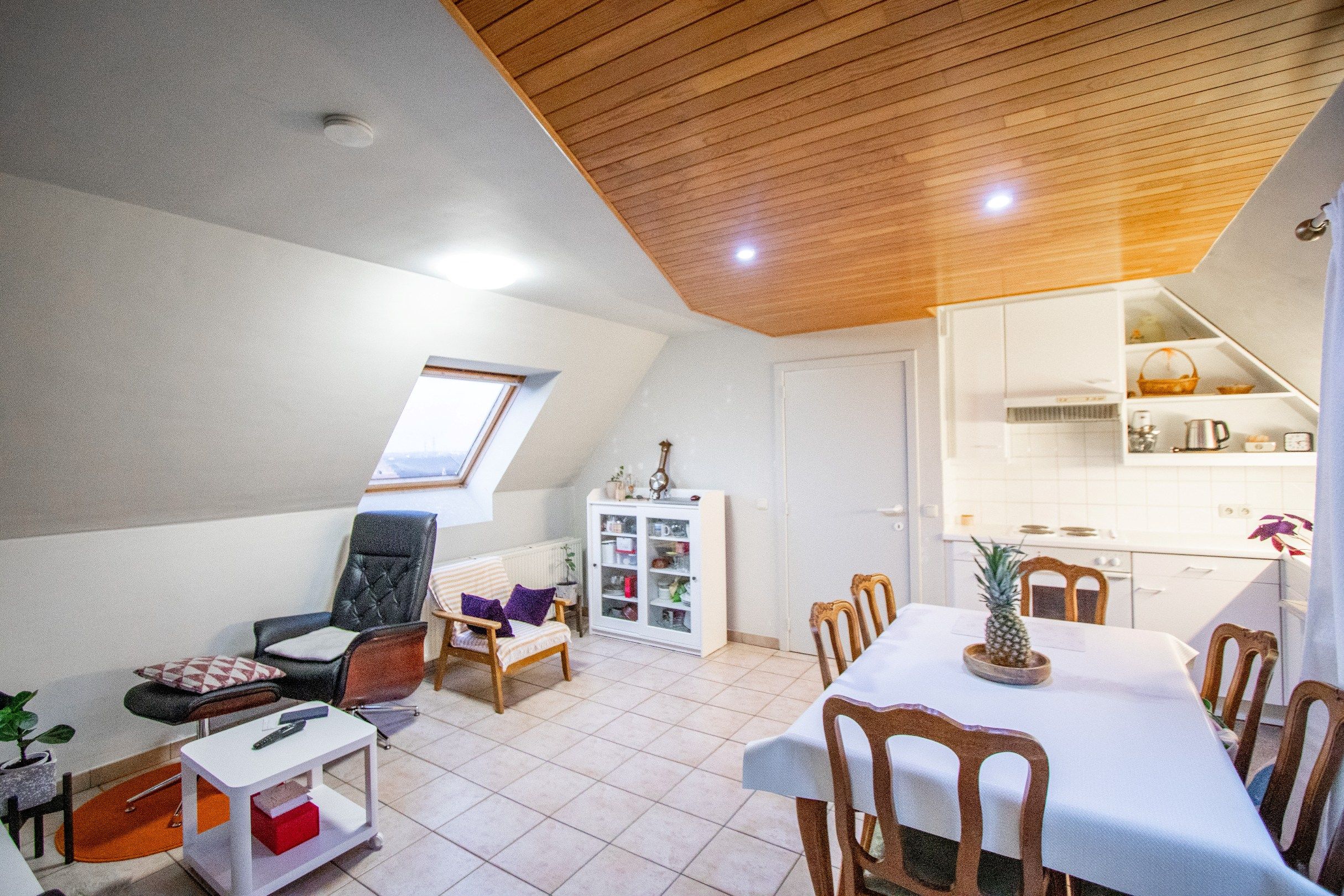 CENTRAAL GELEGEN APPARTEMENT MET ONDERGRONDSE STAANPLAATS foto 1