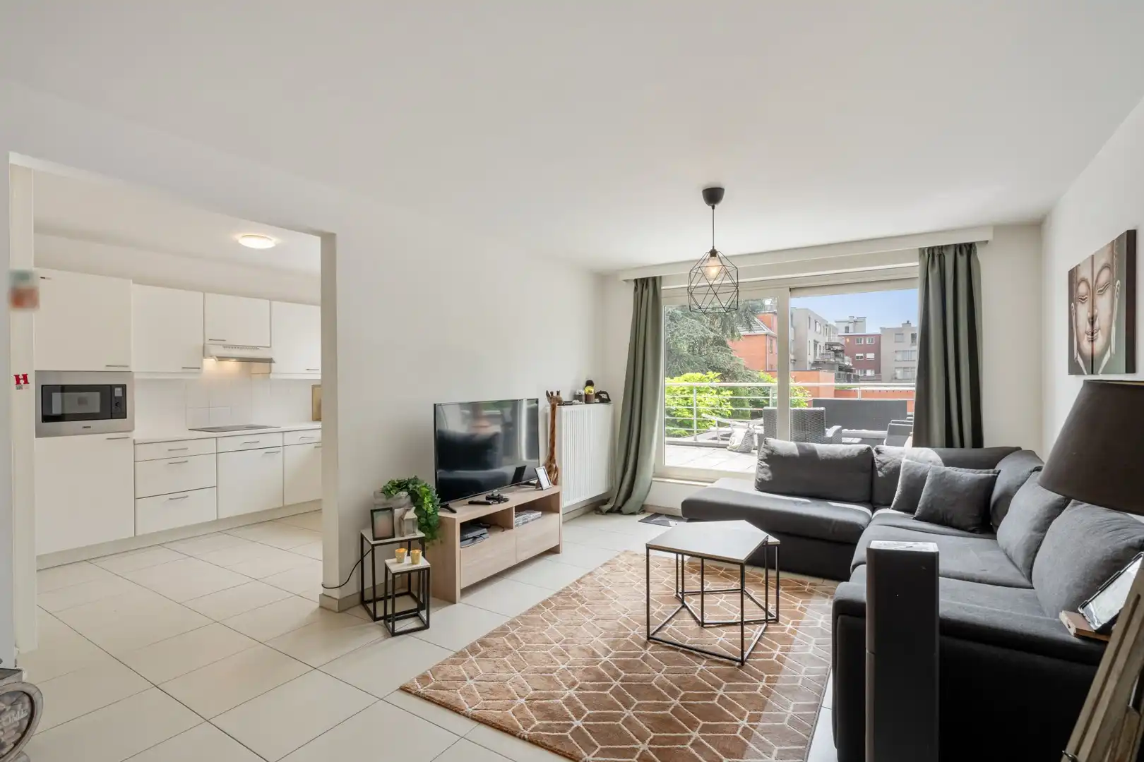 Te koop: Lichtrijk en goed onderhouden 2-slaapkamerappartement met ruim terras en garage in centrum Leopoldsburg foto 3