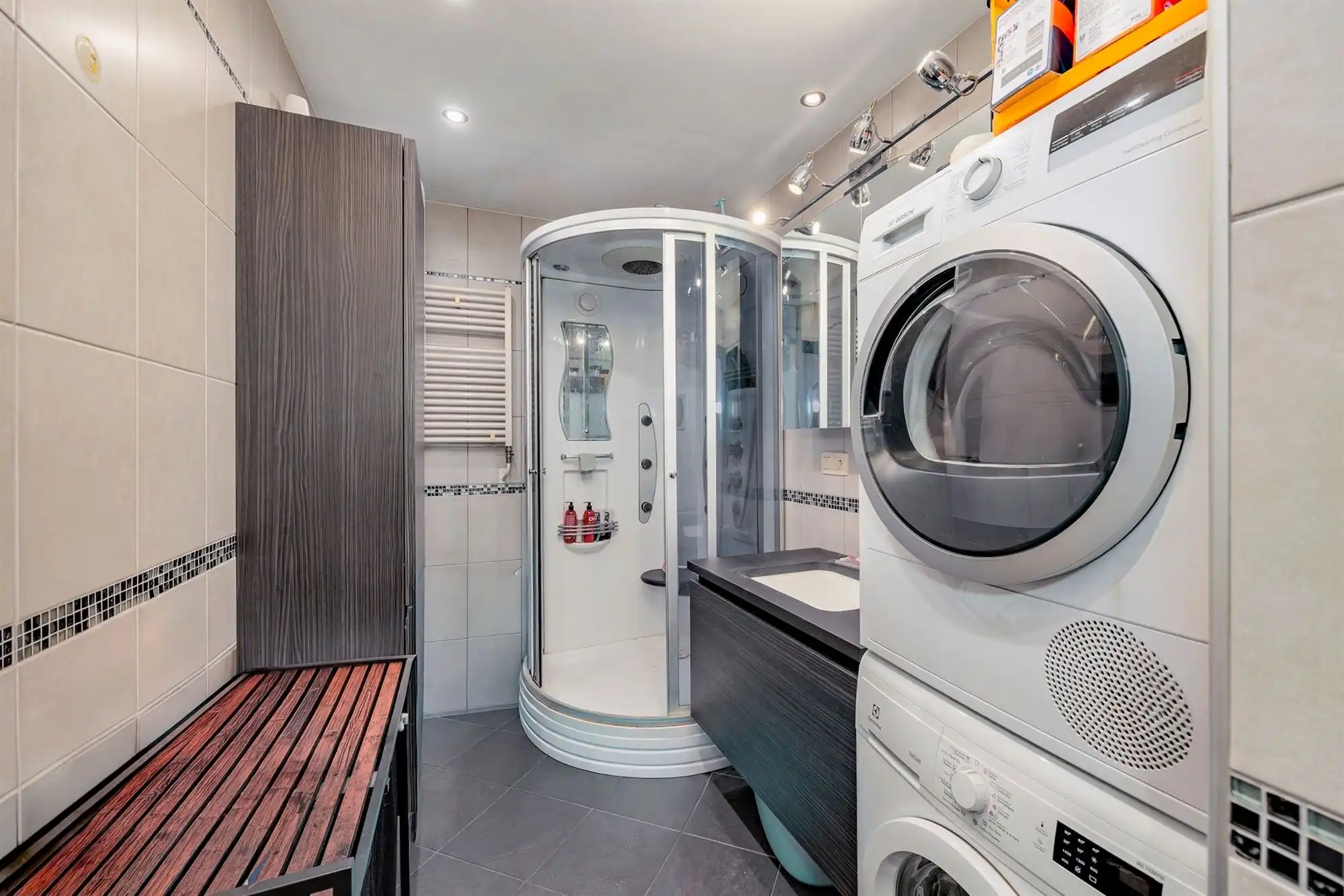 Instapklaar 2 slk appartement in Berchem foto 13