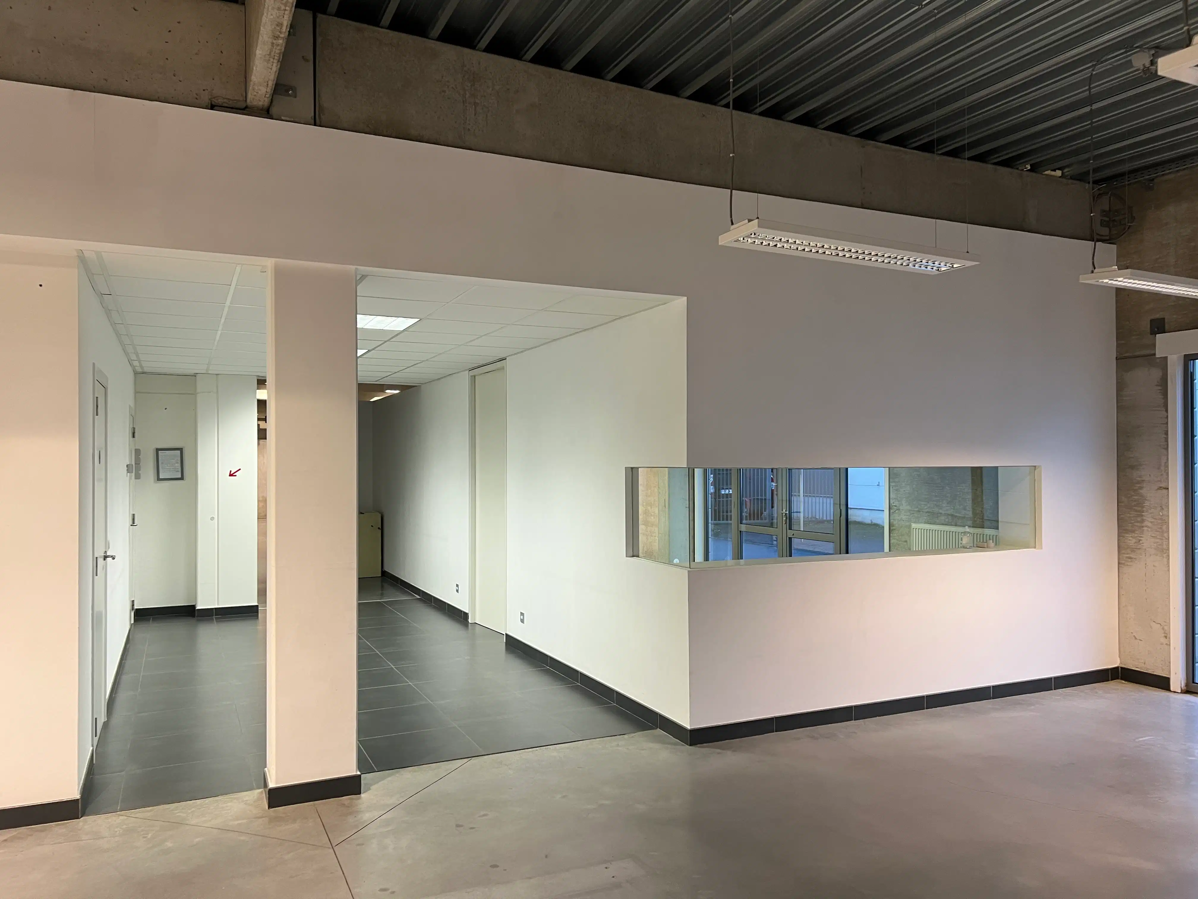 Moderne kantoor-/handelsruimte met duplex appartement – topligging Kortrijk-Wevelgem foto 11