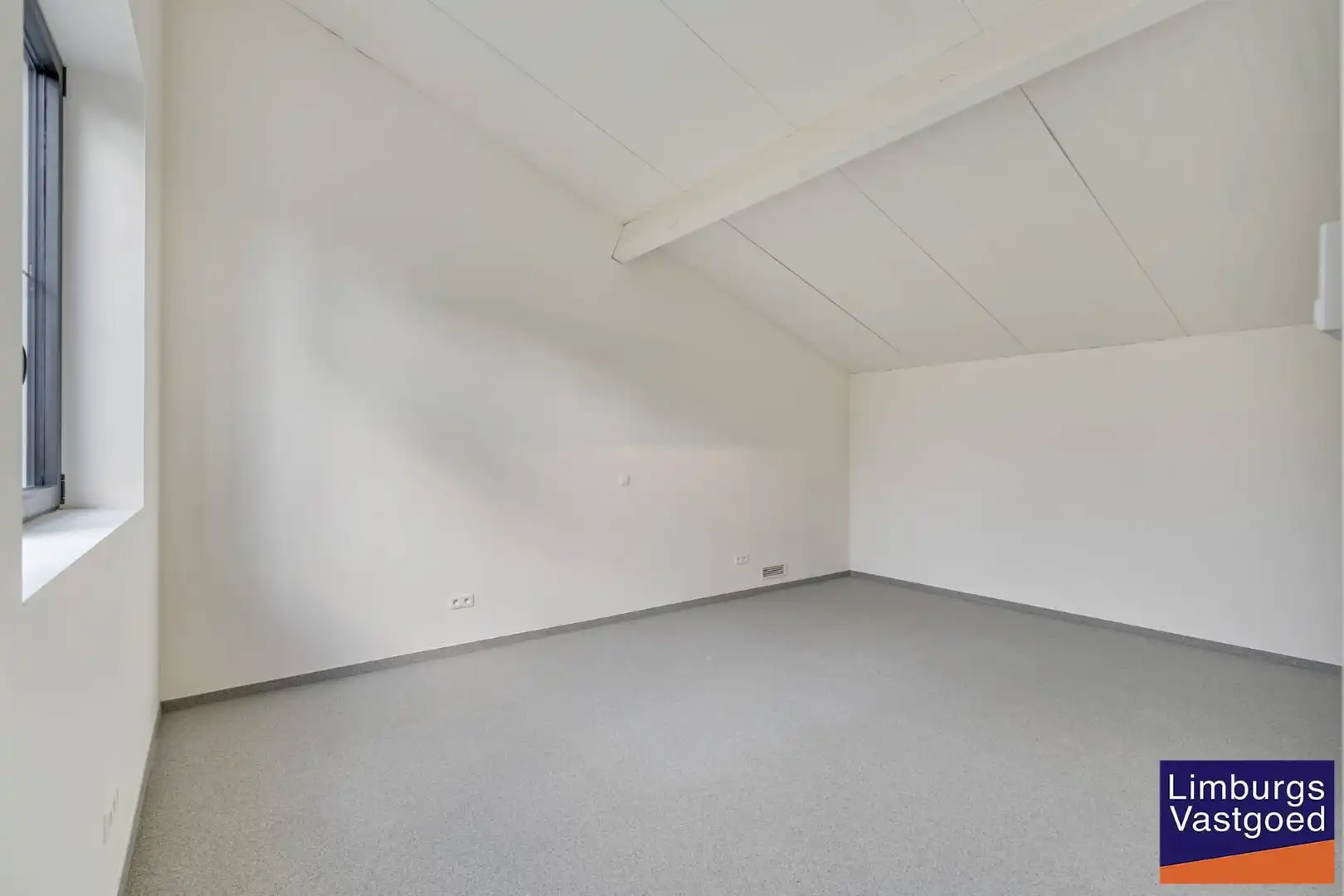 Exclusieve woning met praktijkruimte en zicht op weilanden foto 37