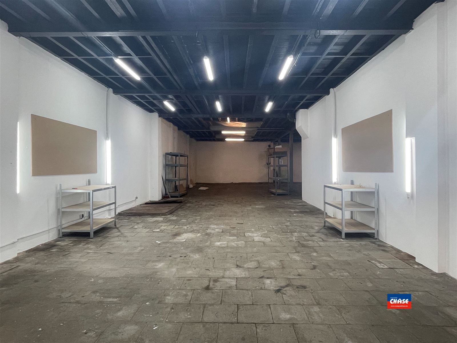 Opslagruimte / werkplaats / magazijn / winkelpand foto 4