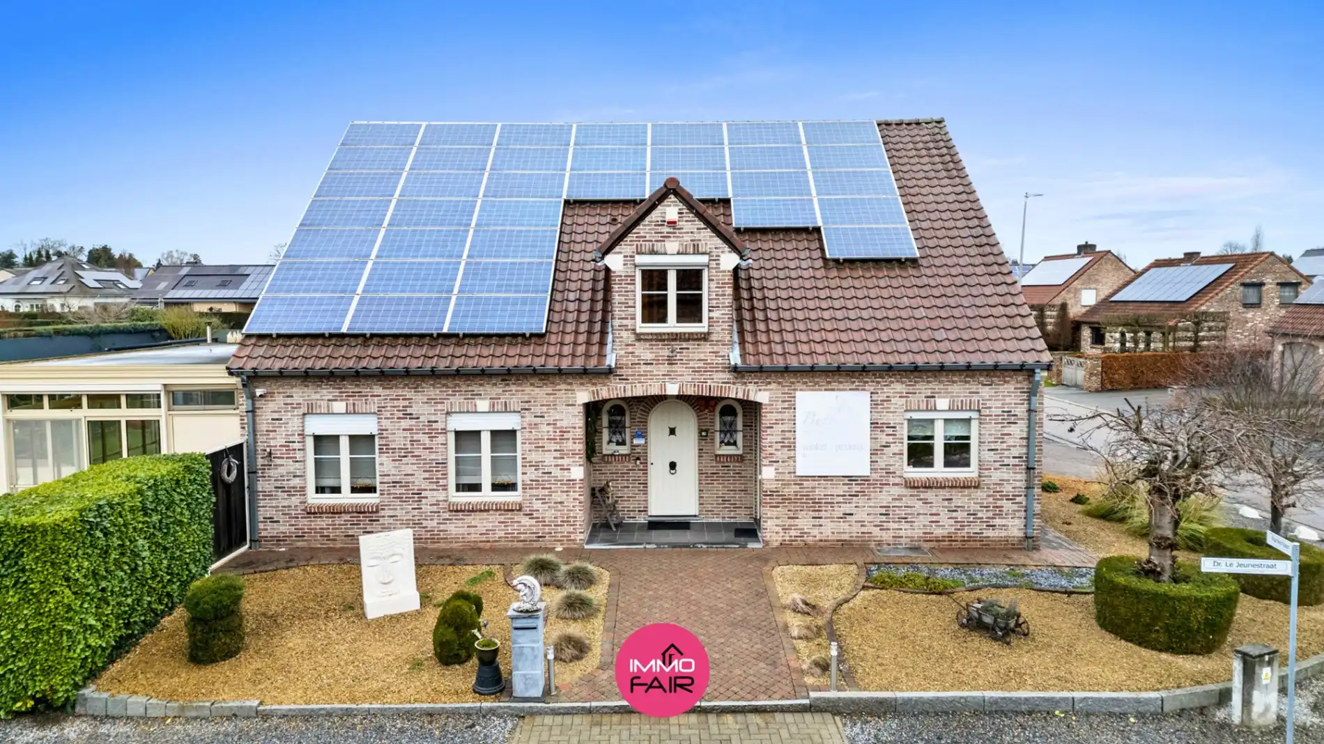 Royale gezinswoning op perceel van 829 m² op 5 minuten van Maastricht! foto 2