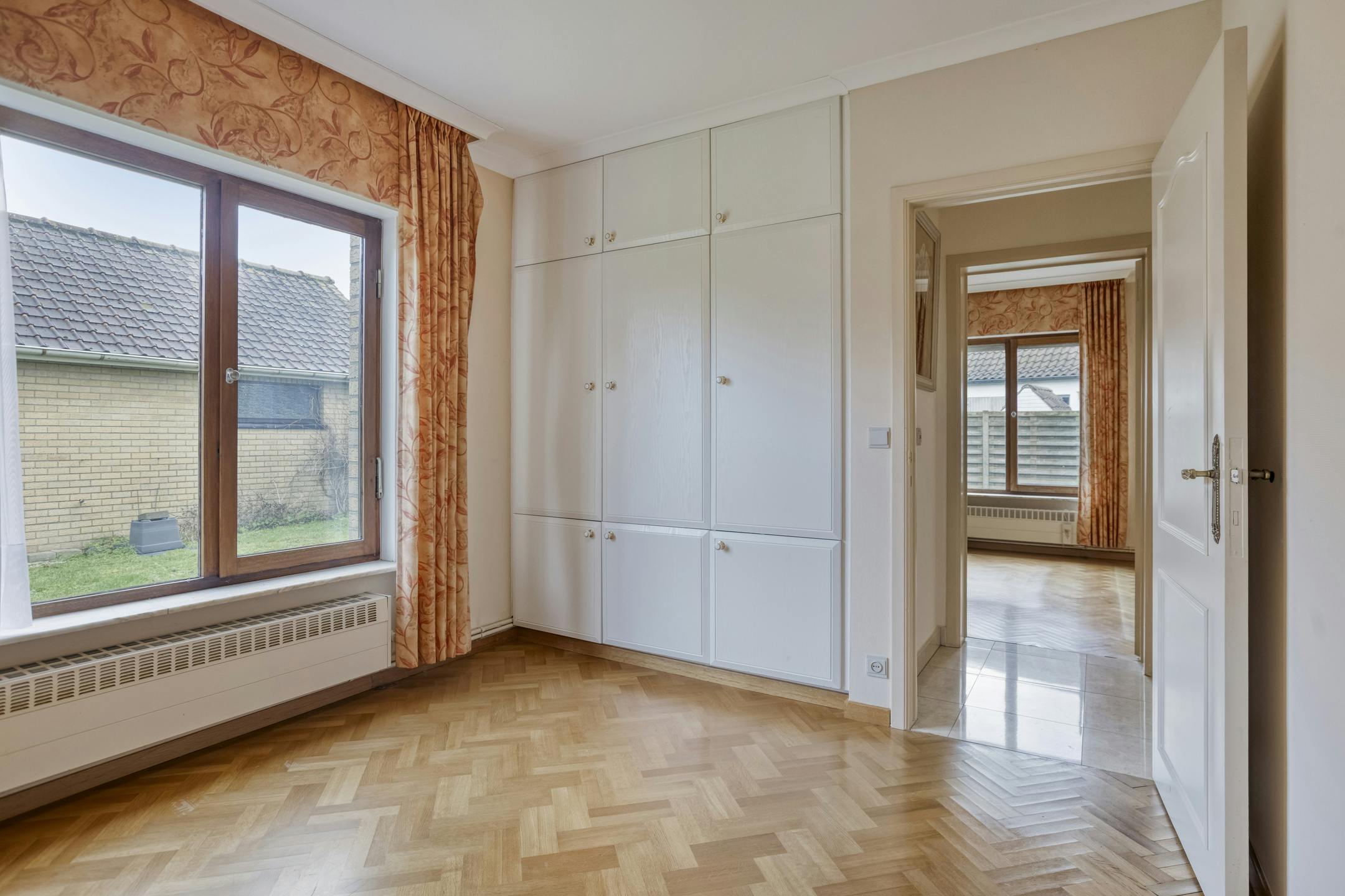 Gelijkvloerse villa op een perceel van maar liefst 2 342m² foto 13