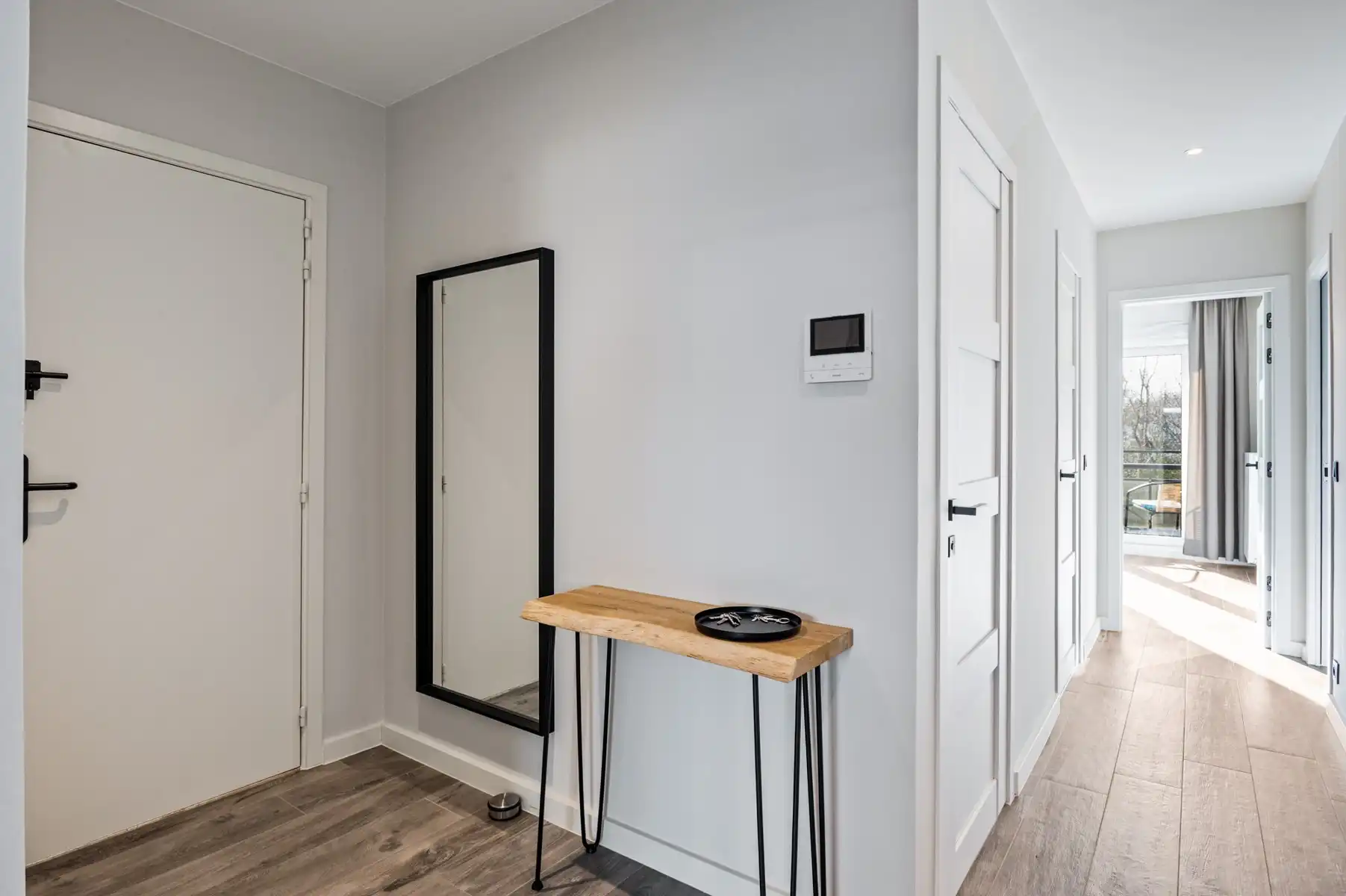 Prachtig gerenoveerd appartement met garage foto 8