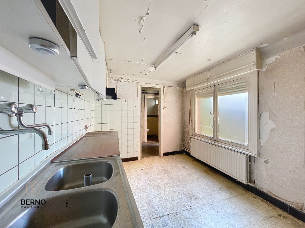 Statige, ruime woning met mooie tuin foto 4