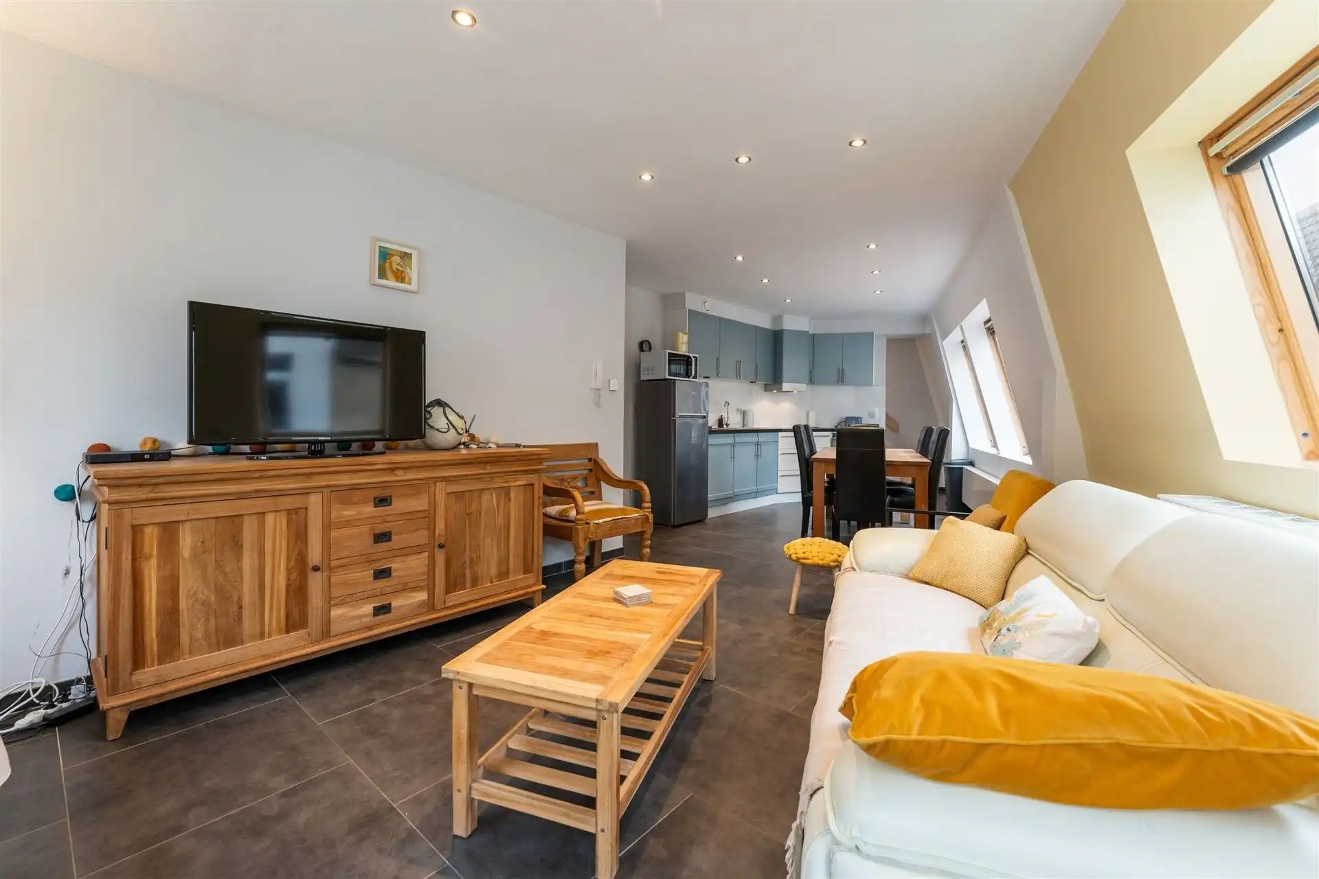 GEMEUBELD / 3 SLAAPKAMERS / CENTRUM foto {{pictureIndex}}