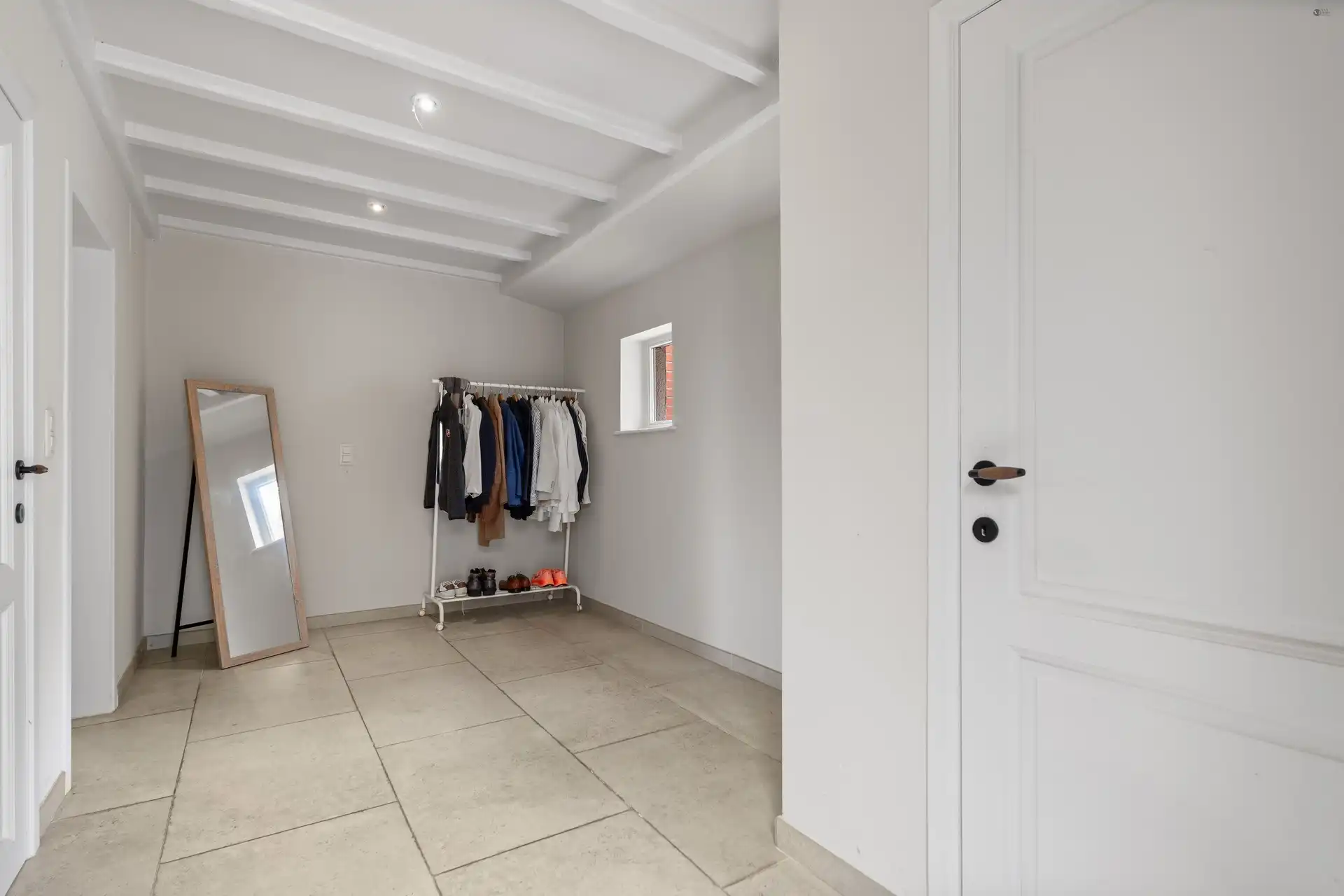 Unieke hoeve met bijgebouw op 19.459 m² grond, verscholen in het groen foto 10