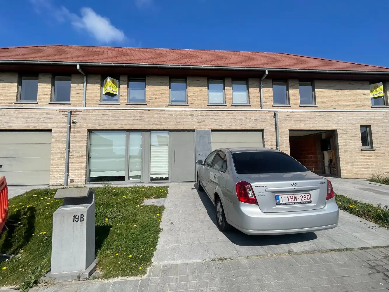 Waardamme , rustige residentiële ligging , RECENT gebouwde LICHTRIJKE ENERGIEZUINIGE woning met 4 SLAAPKAMERS, omheinde TUIN, OPRIT EN GARAGE. foto 24