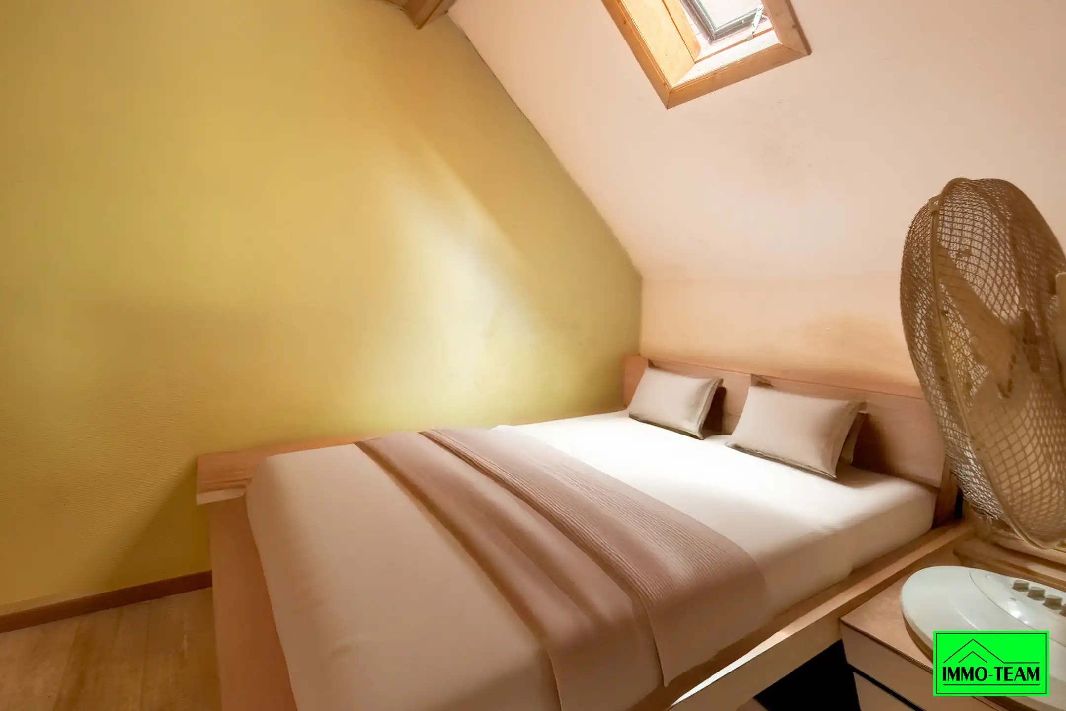 2-gevelwoning met 3 slaapkamers op wandelafstand station foto 7