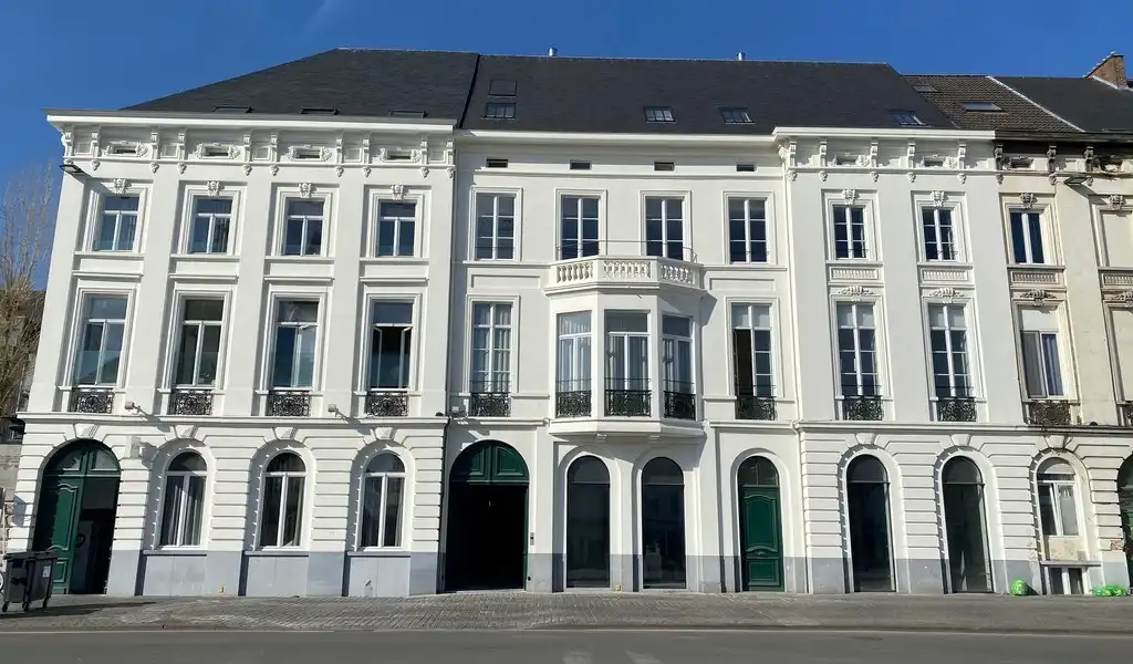 Handelsruimte te koop op Sint-Pietersplein in Gent foto 2