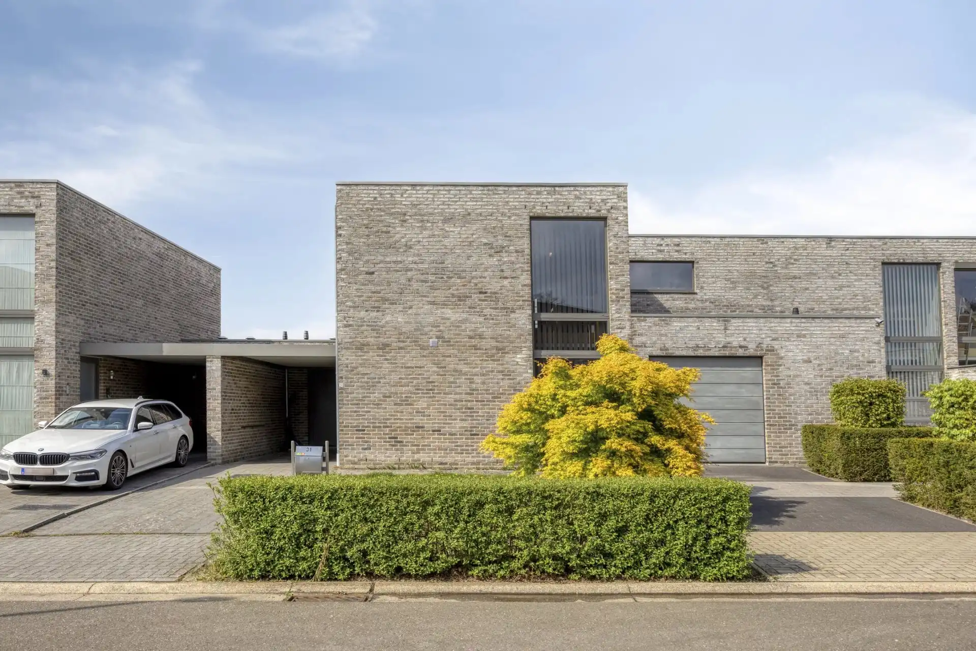 RECENTE GEZINSWONING MET 3 SLPK'S OP TOPLOCATIE IN HERK-DE-STAD foto {{pictureIndex}}