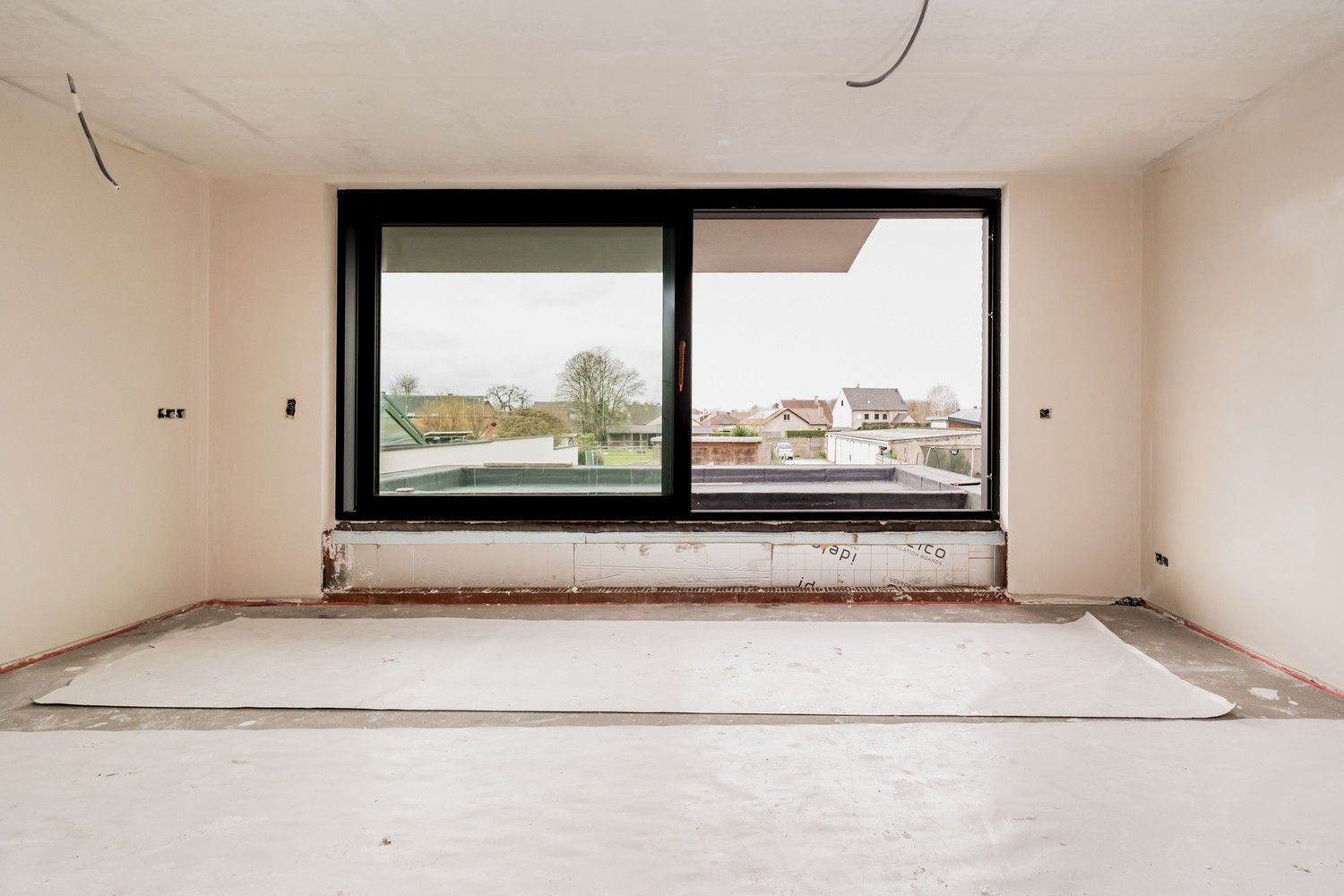 Ruim doorzonappartement nabij het centrum foto 2