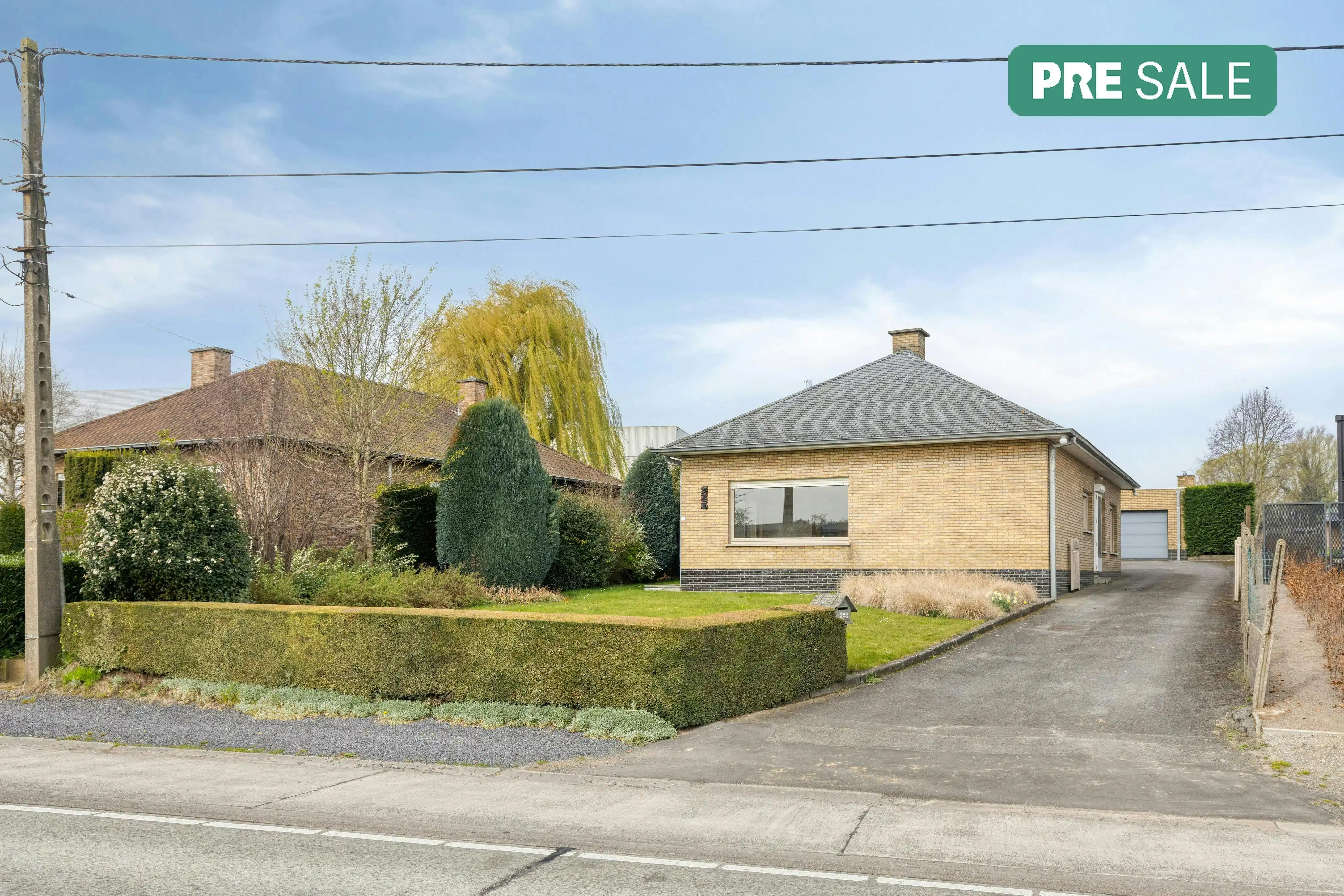 Hoofdfoto van de publicatie: Laagbouwvilla met twee slaapkamers te koop in Oudenaarde