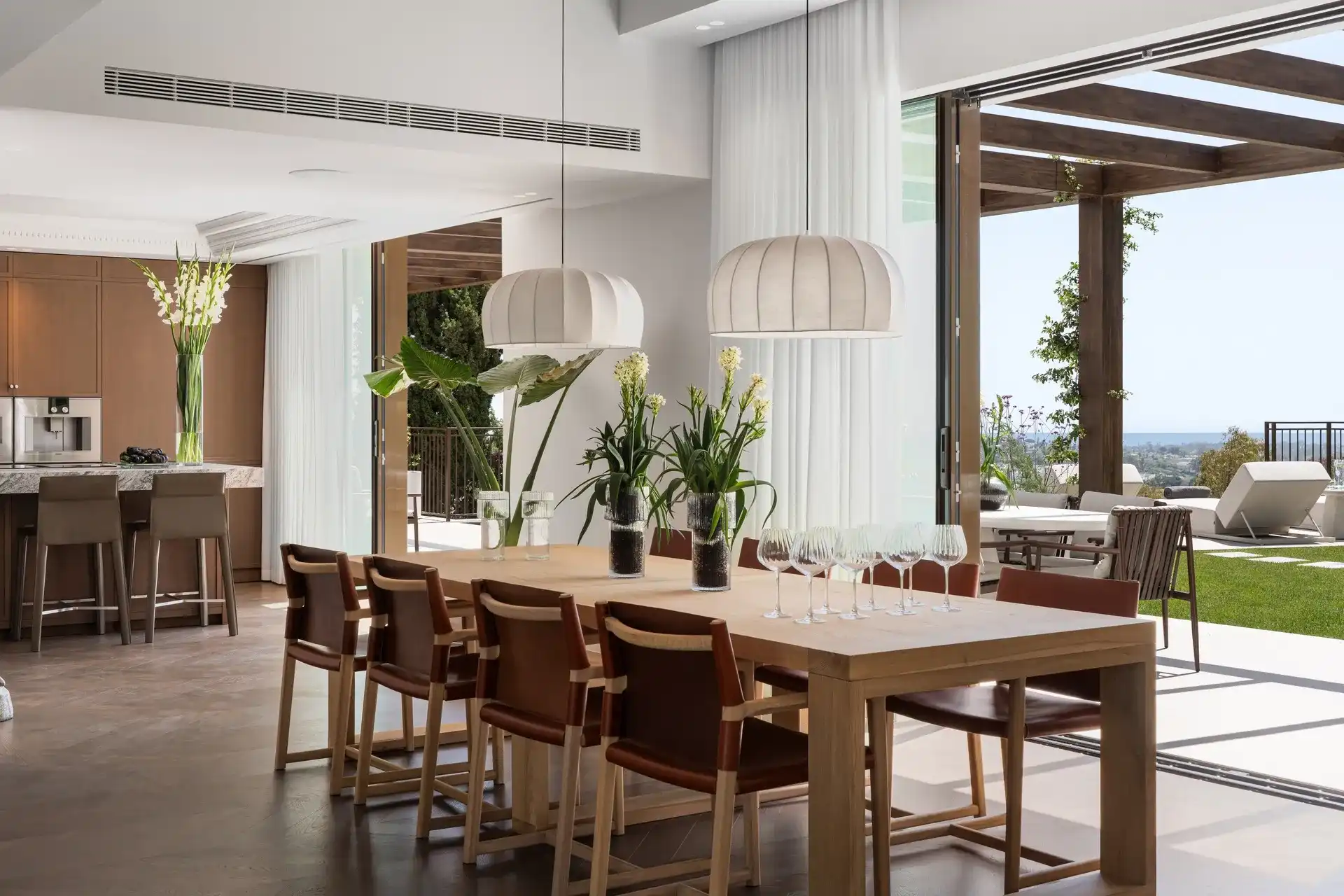 Architecturale topvilla met wellness en zeezicht in het exclusieve La Quinta foto 4