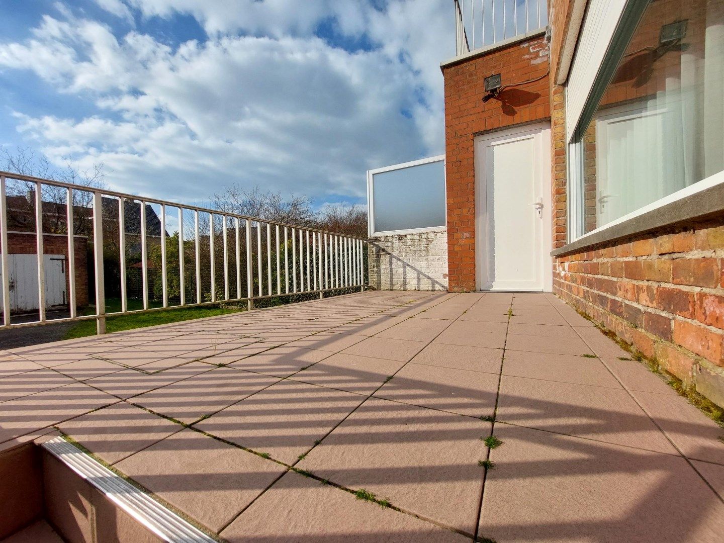 Halfopen woning thans 2 appartementen foto 4