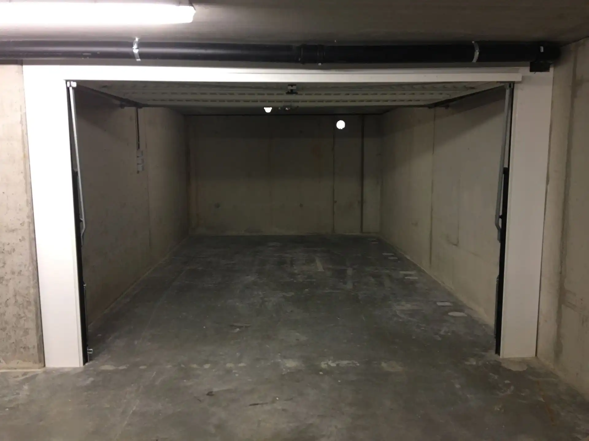 Garagebox - binnen - gesloten foto 3