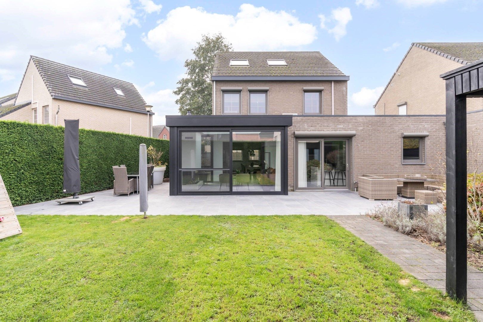 Knap afgewerkte hedendaagse woning op 4a02ca in een aantrekkelijke residentiële buurt vlakbij het centrum - EPC label A foto 30