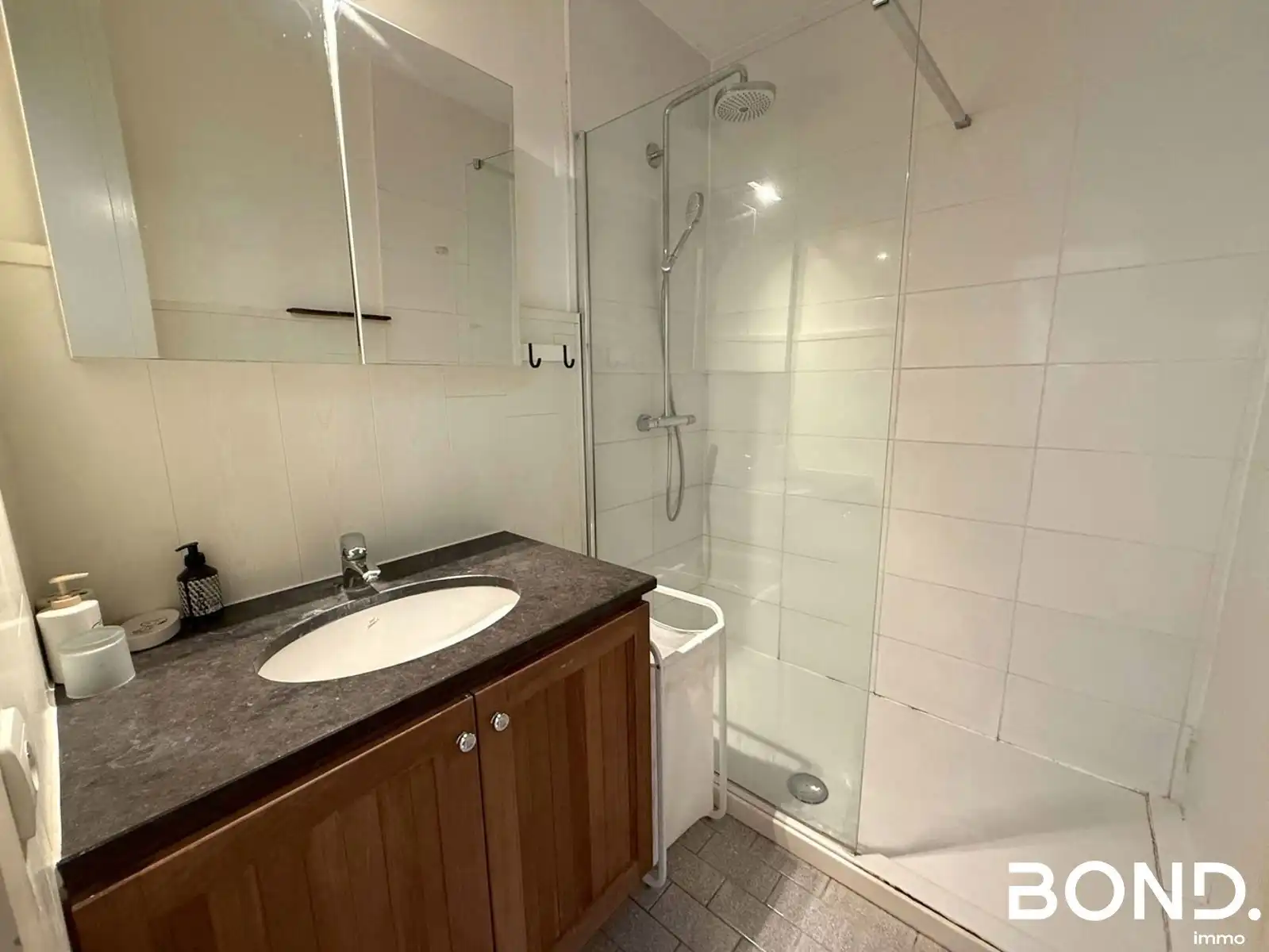 Instapklaar 3-slaapkamerappartment met parking in Leuven foto 12