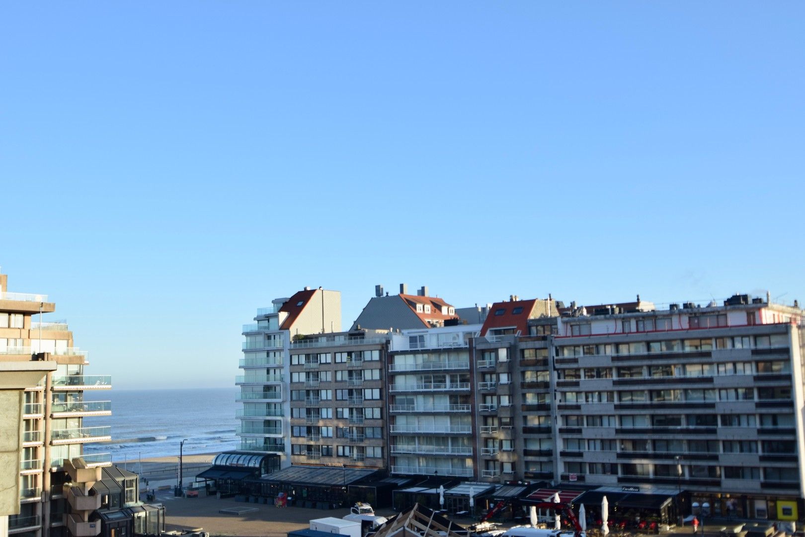 Prachtig nieuwbouw appartement met zijdelings zeezicht in het centrum van Knokke. foto 7