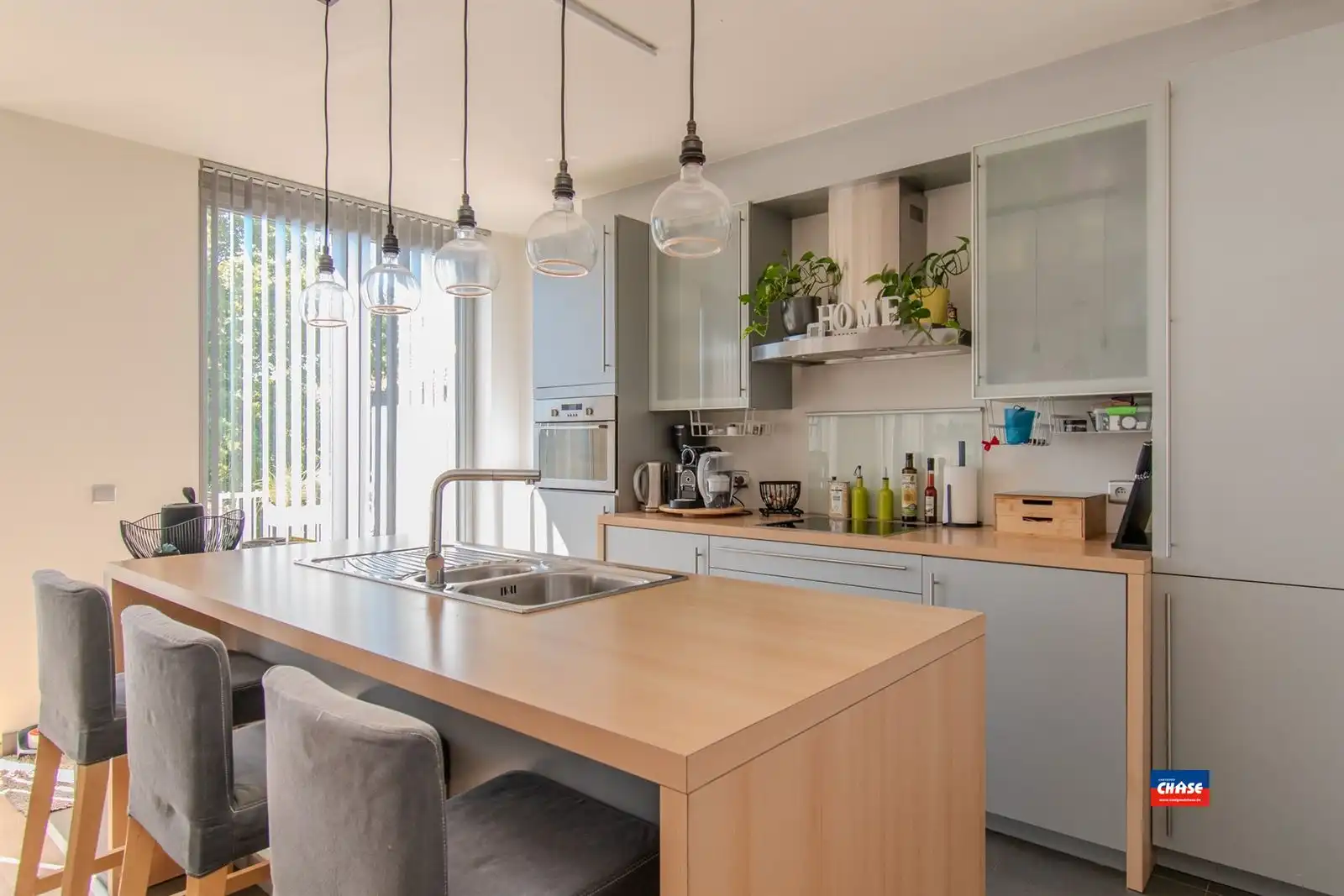 Ruim appartement met zuidterras en autostaanplaats foto 5