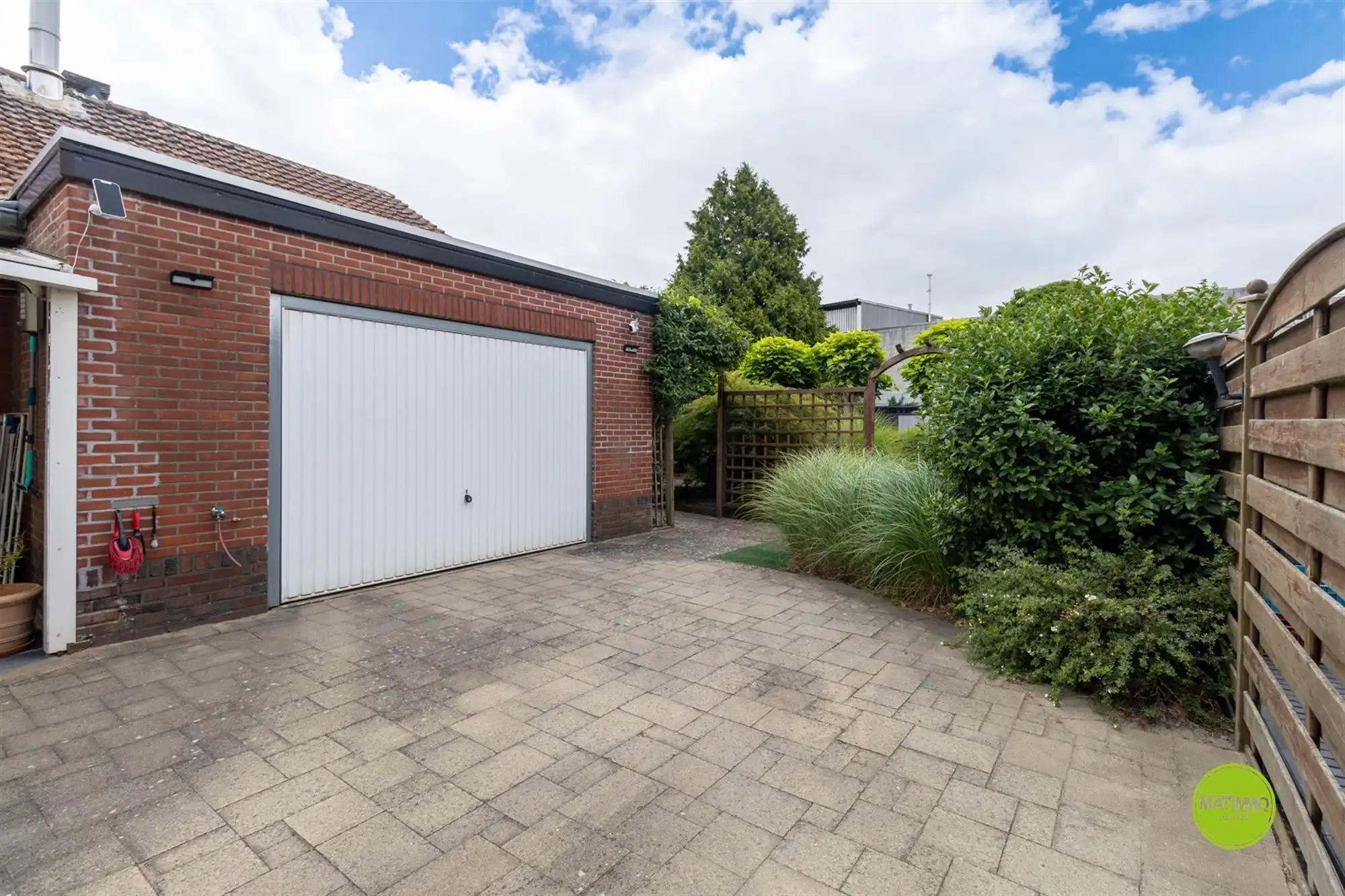 Halfopen woning met veel potentieel in het centrum van Bree foto 27