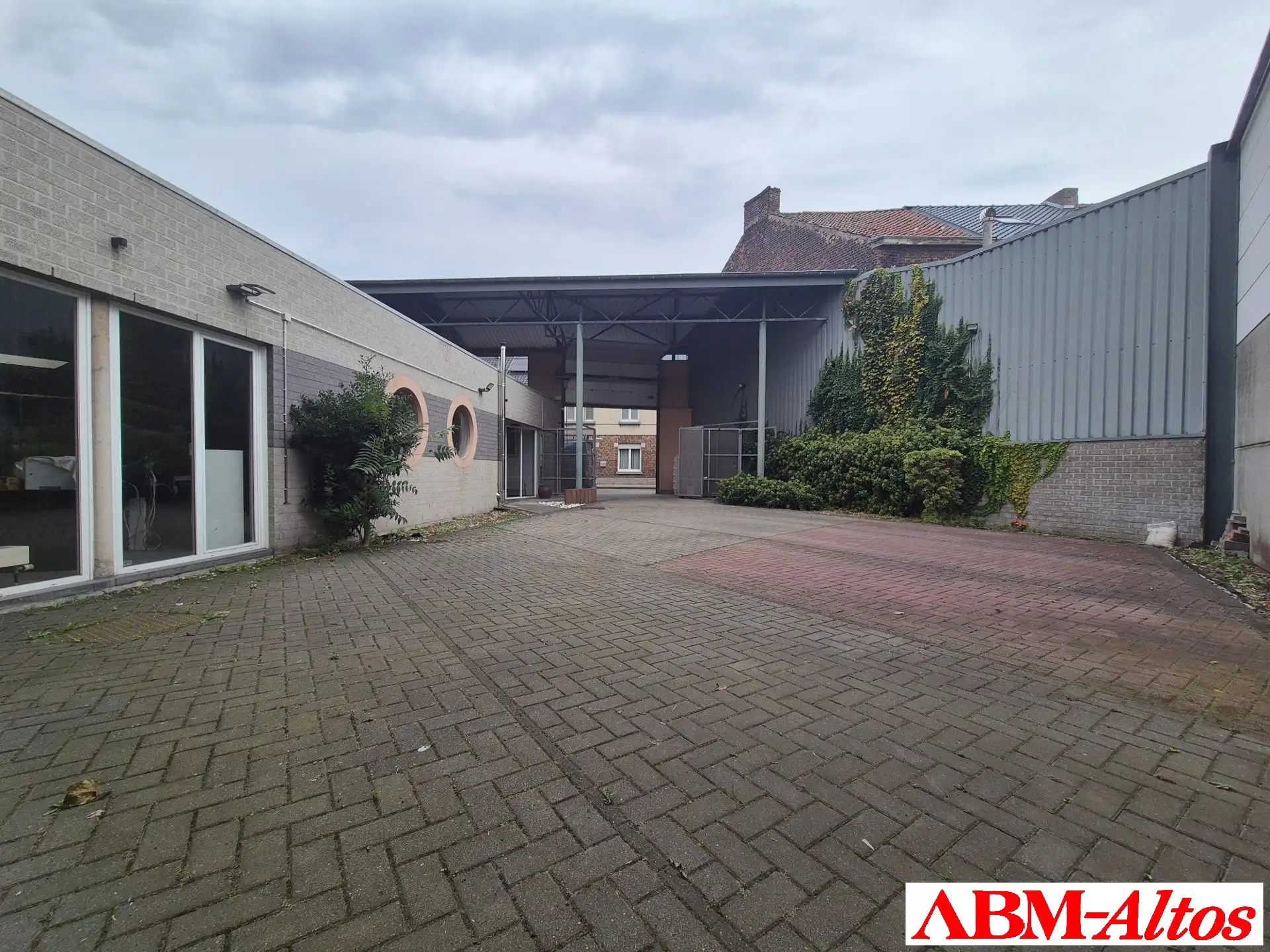 Tienen bedrijfsgebouw te koop foto 2