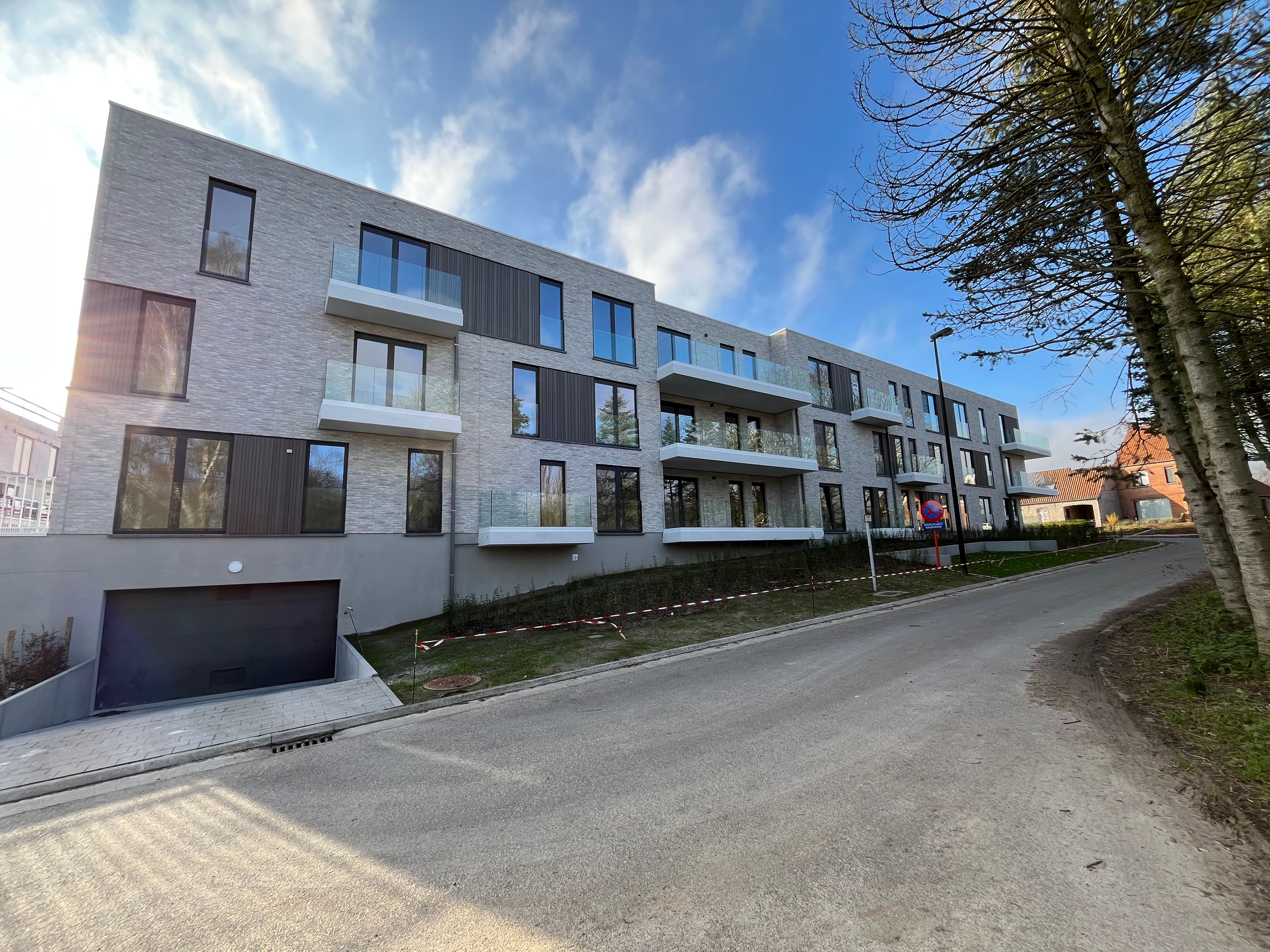 Zonovergoten nieuwbouw appartement + garage foto 5