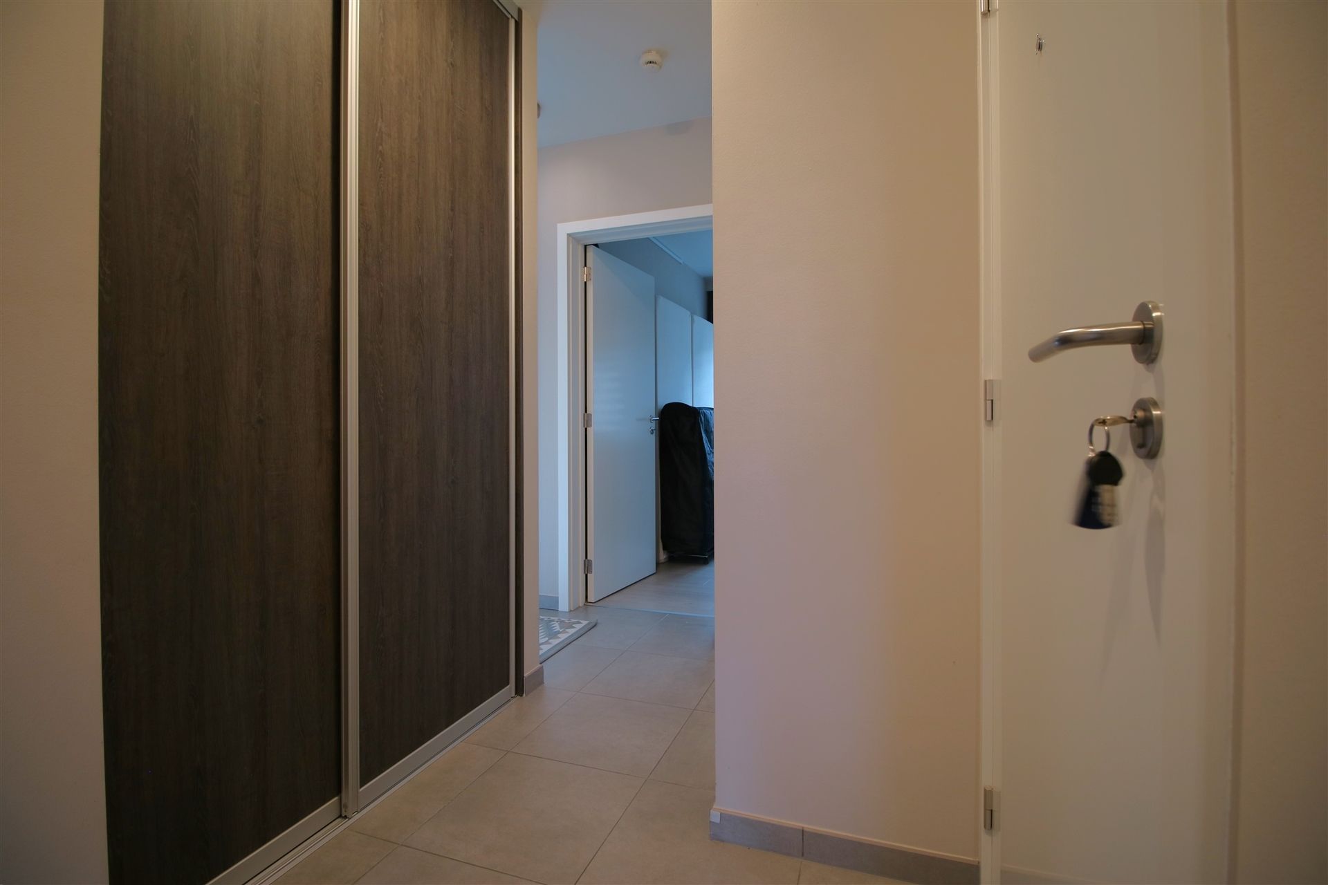 Knap gelijkvloers 2 slpk, terras & garage foto 11