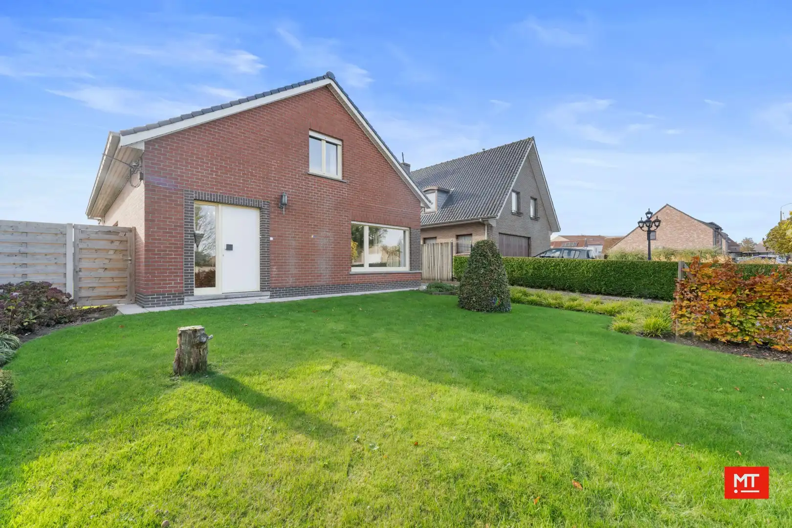 Kloeke, alleenstaande woning met 4 slaapkamers (+ mogelijk), Zuidgerichte tuin en garage foto 3