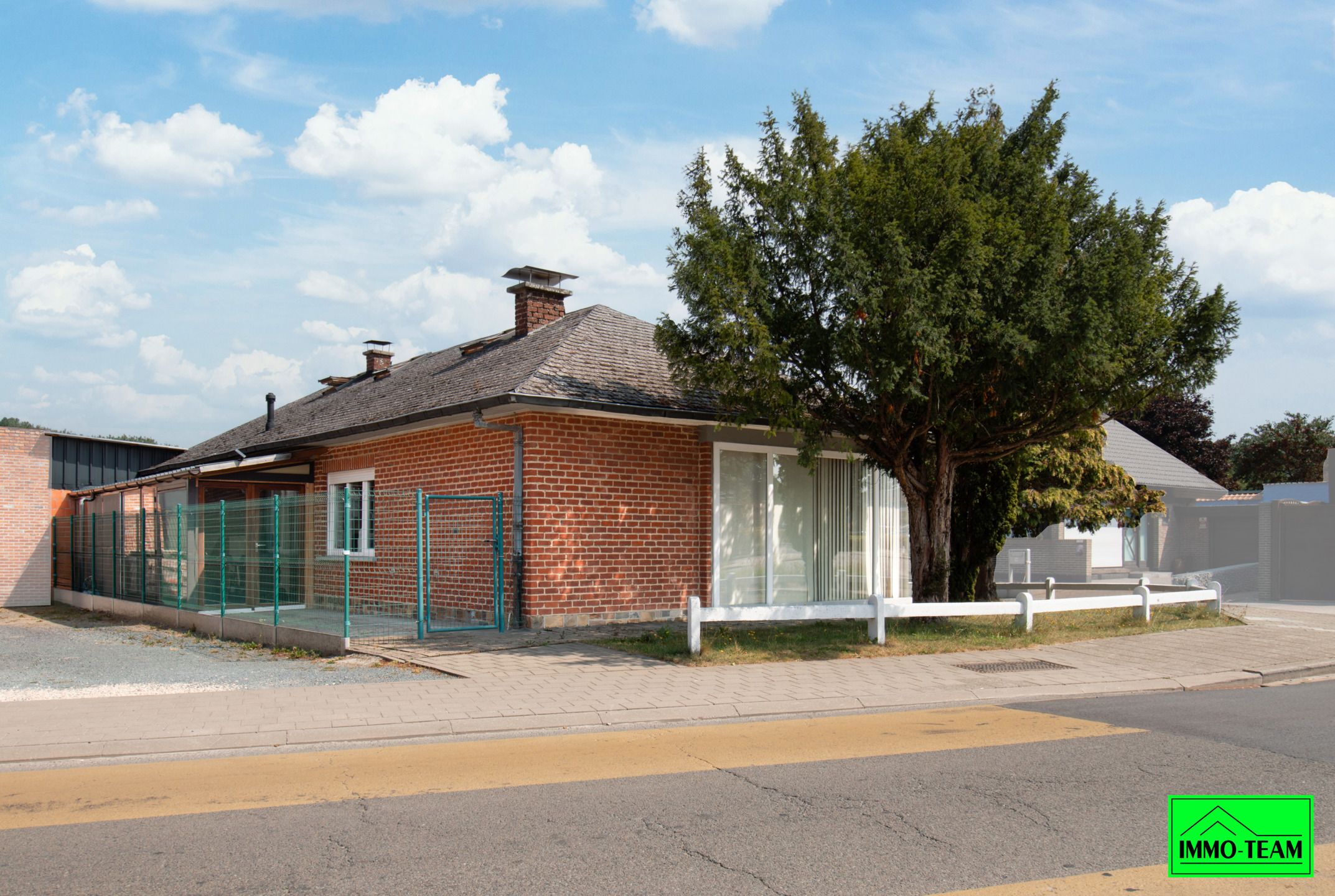 Instapklare bungalow met 5 slaapkamers foto 3