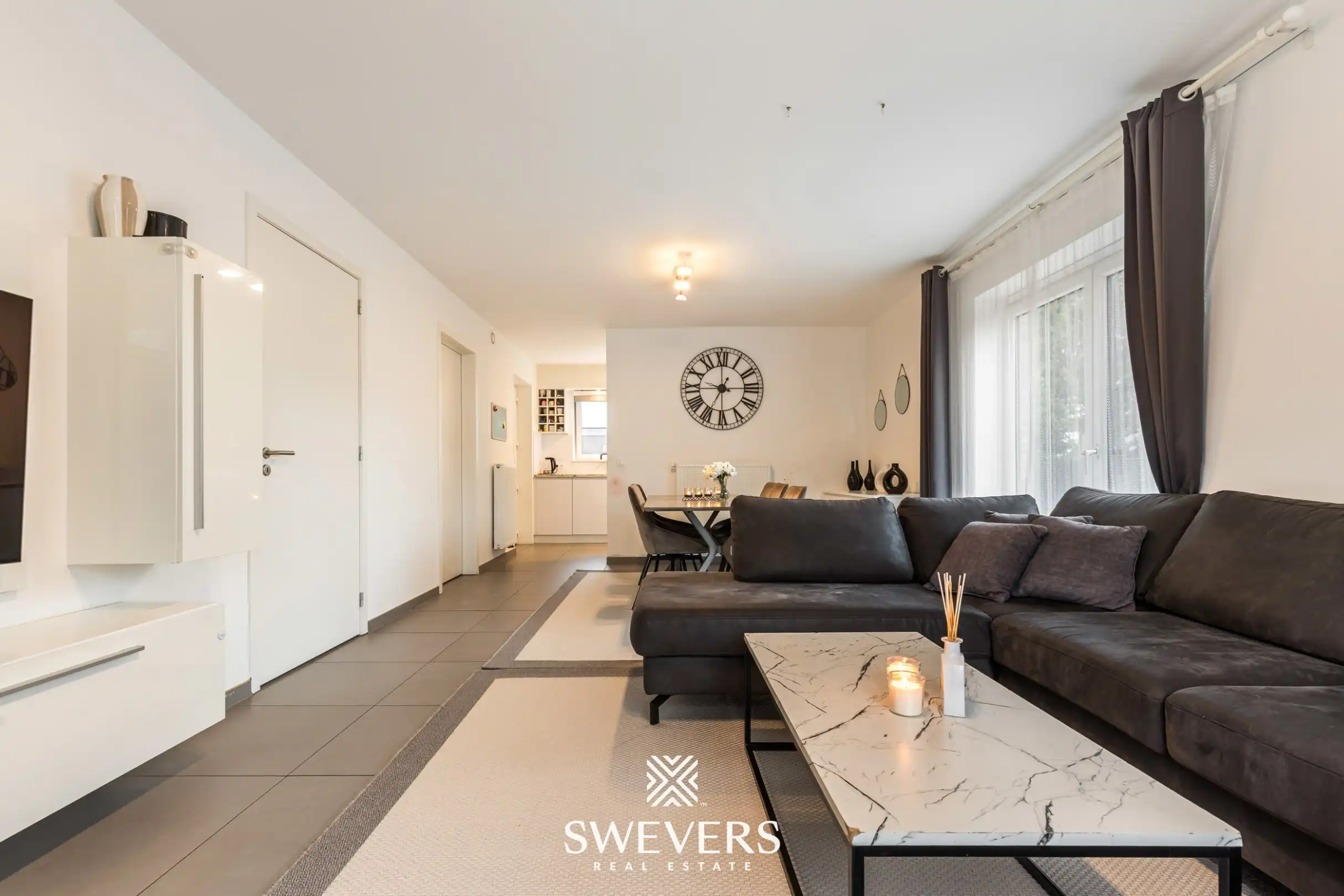 Hedendaagse, instapklare woning in doodlopende straat te Heusden-Zolder foto 2