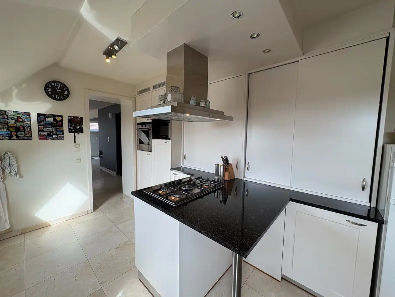 Riant instapklaar appartement (ca 204 m²) op de Kleine Ring met 2 staanplaatsen foto 13