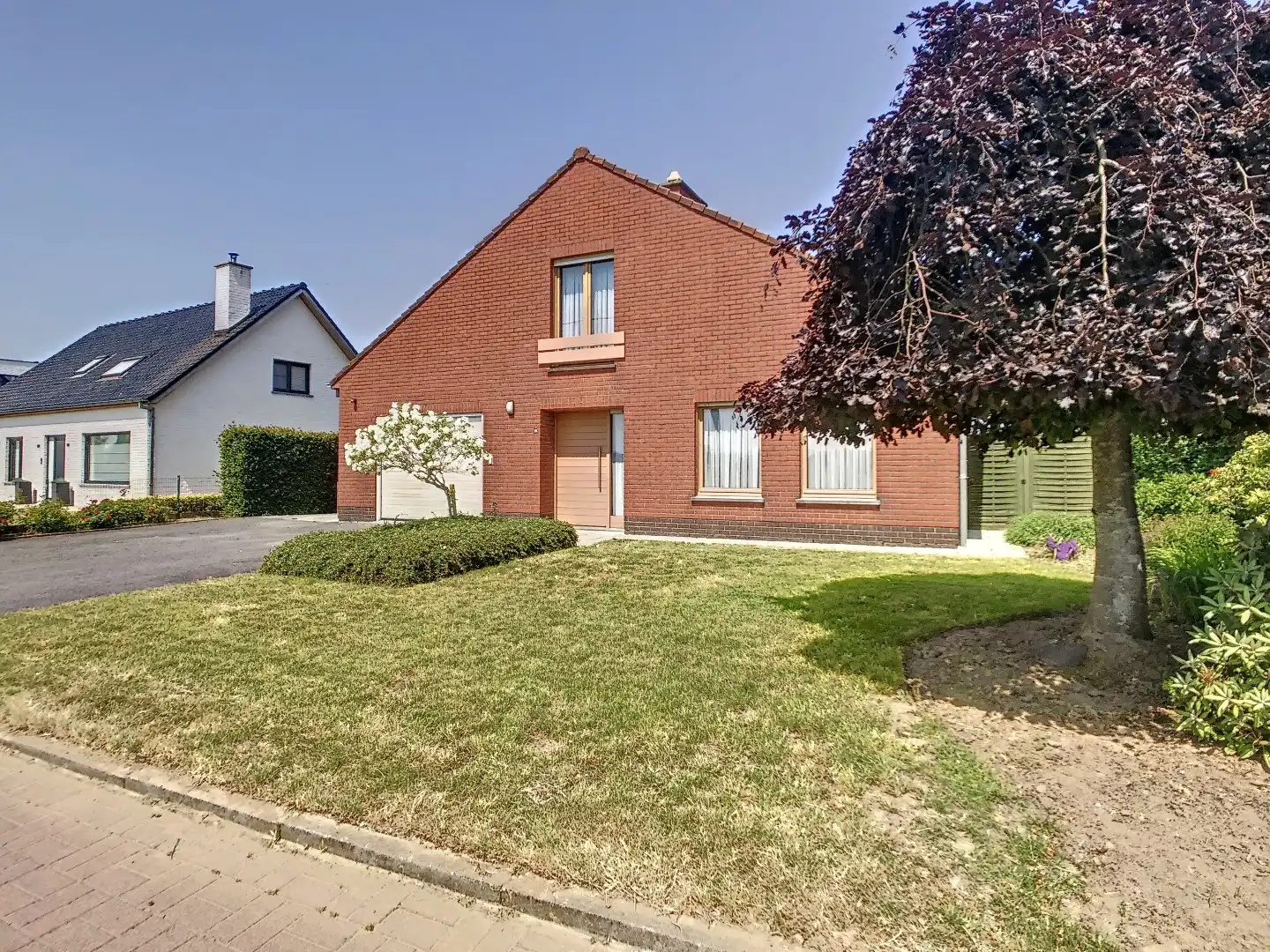 Ruime alleenstaande woning nabij centrum Staden  foto 11