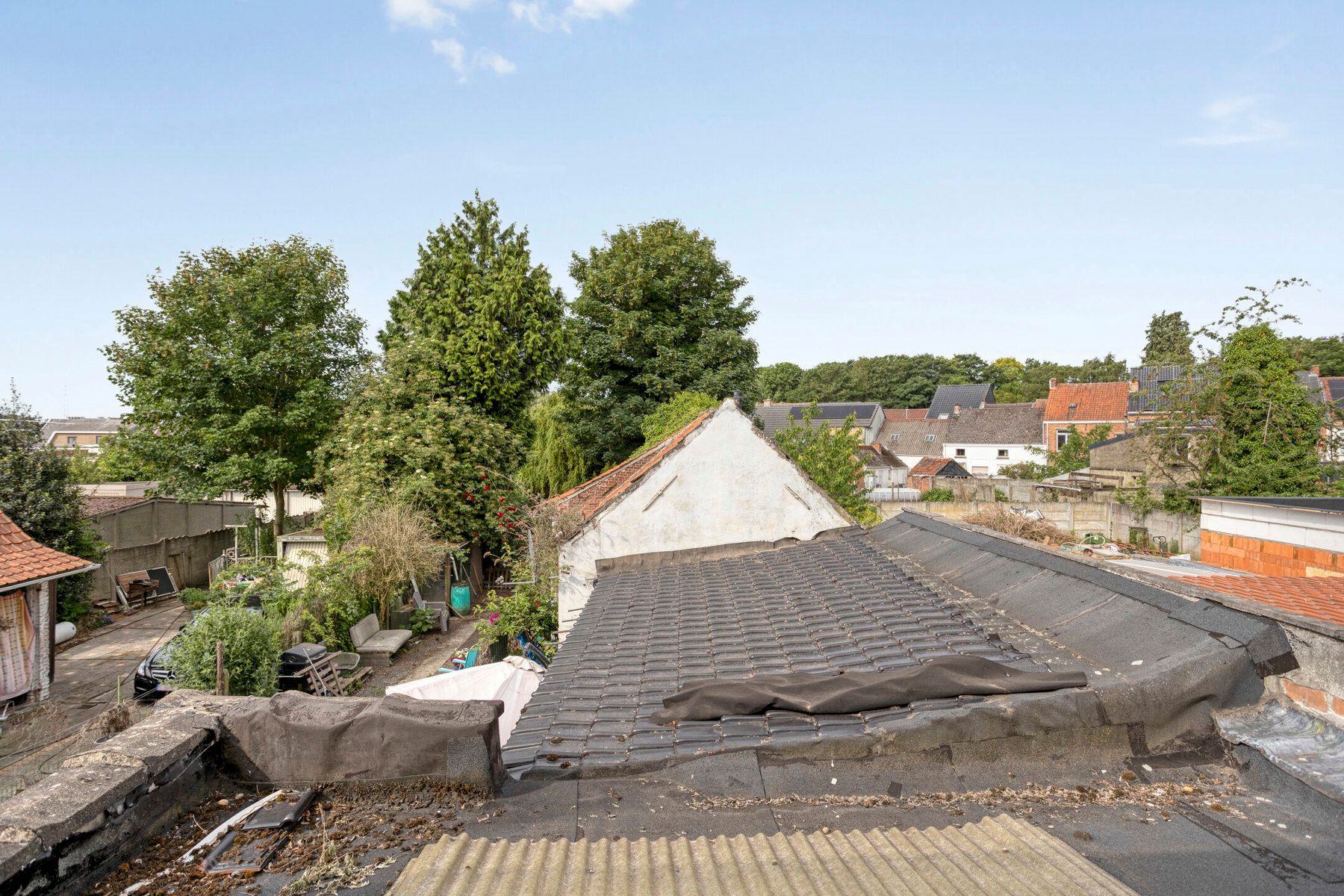 Op te frissen woning met potentieel in Zele foto 15