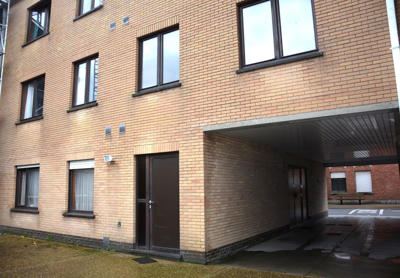 Opbrengsteigendom met 5 appartementen, 2 studio's en 4 garageboxen in Gistel foto 30