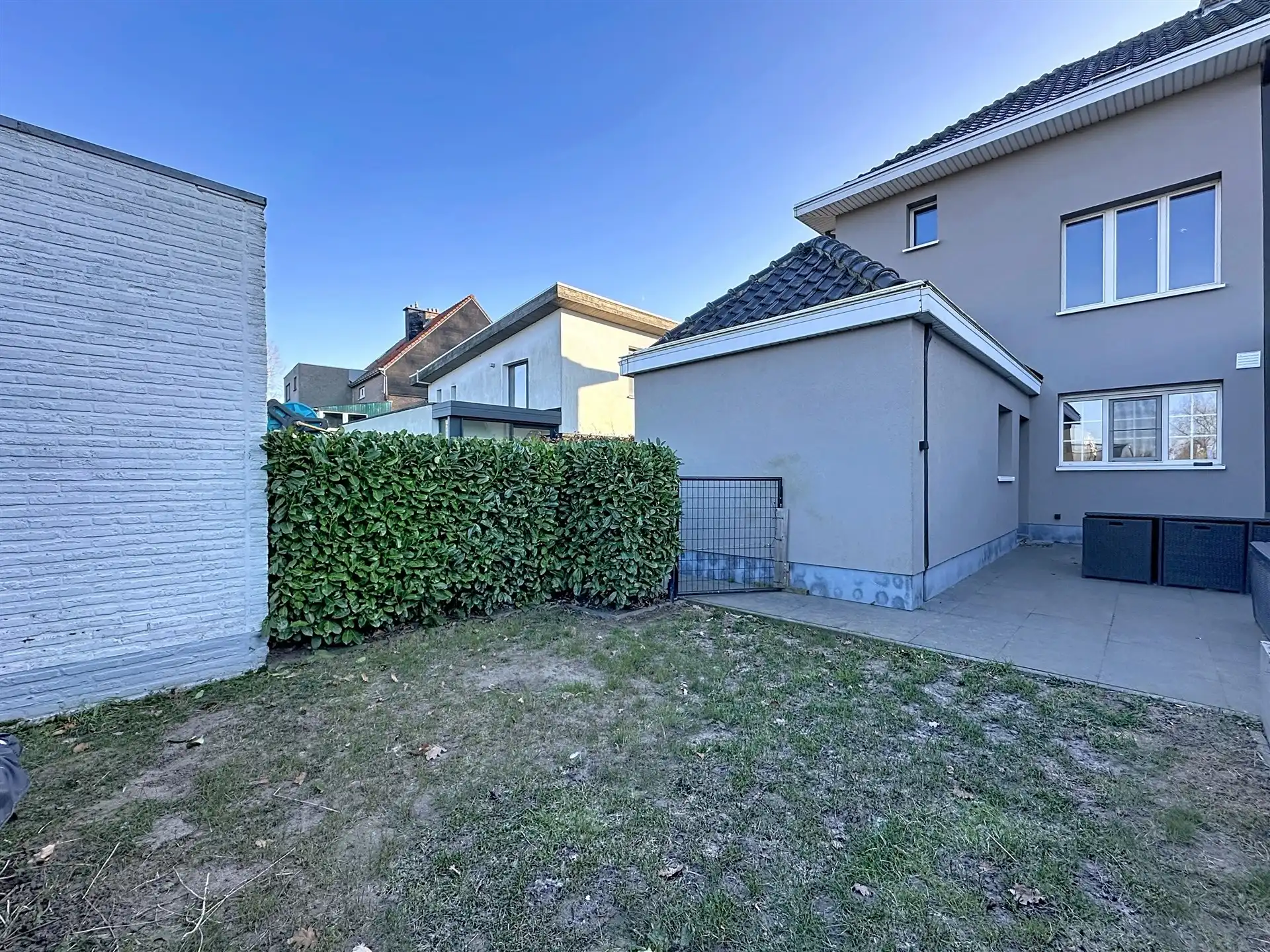 Half open bebouwing met 5 slaapkamers, garage en zicht op groen. foto 23