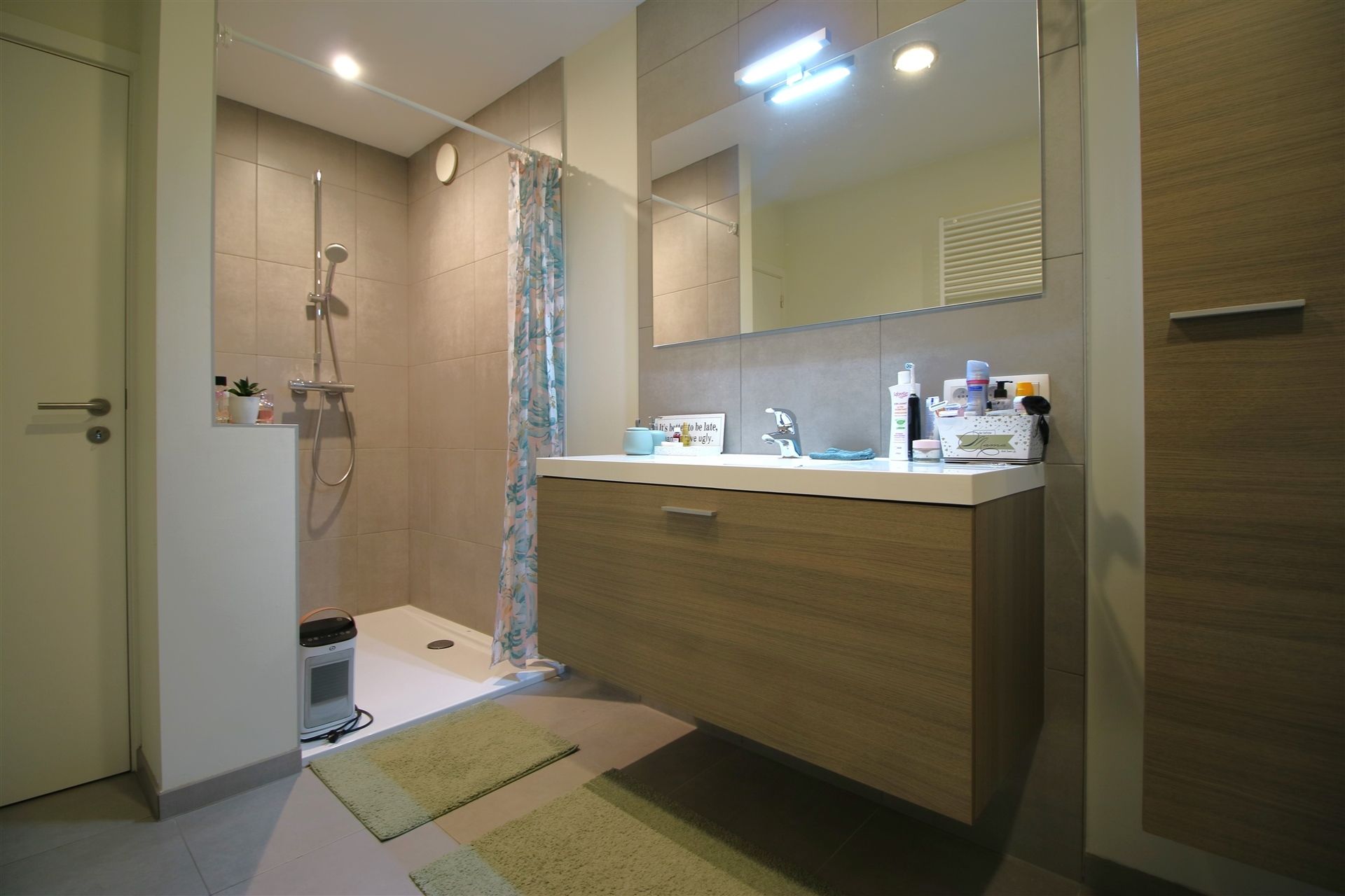 Knap gelijkvloers 2 slpk, terras & garage foto 19