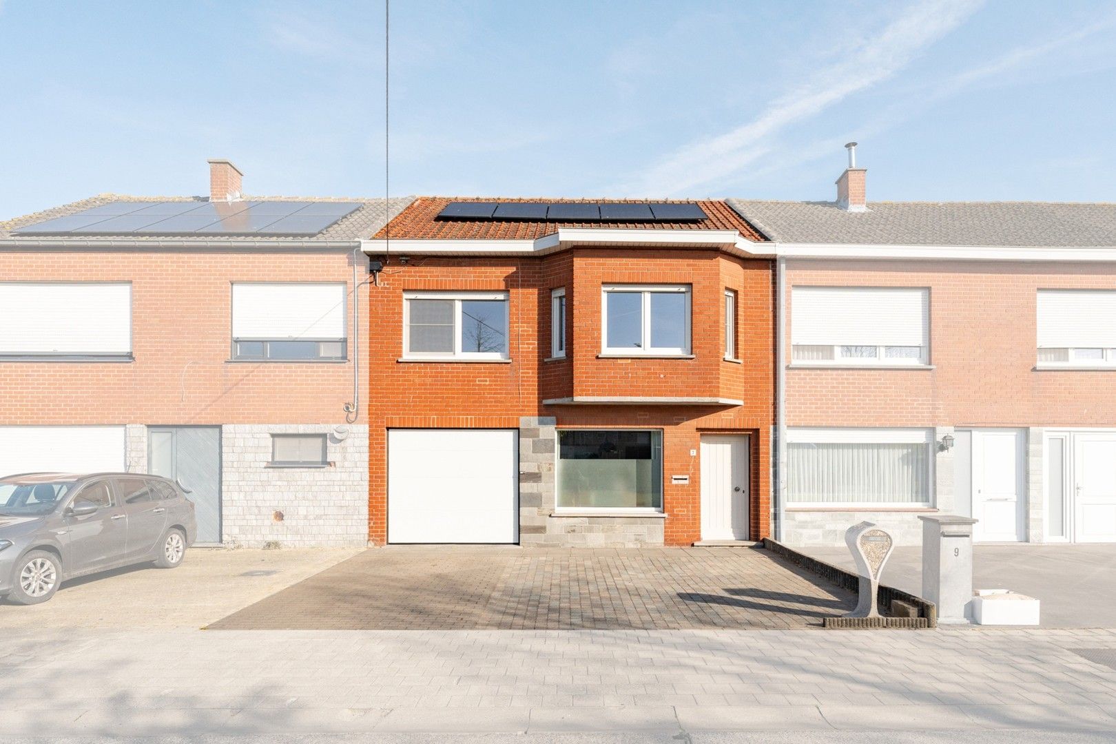 Hoofdfoto van de publicatie: Instapklare woning met 3 slaapkamers, garage en diepe tuin op 449 m²