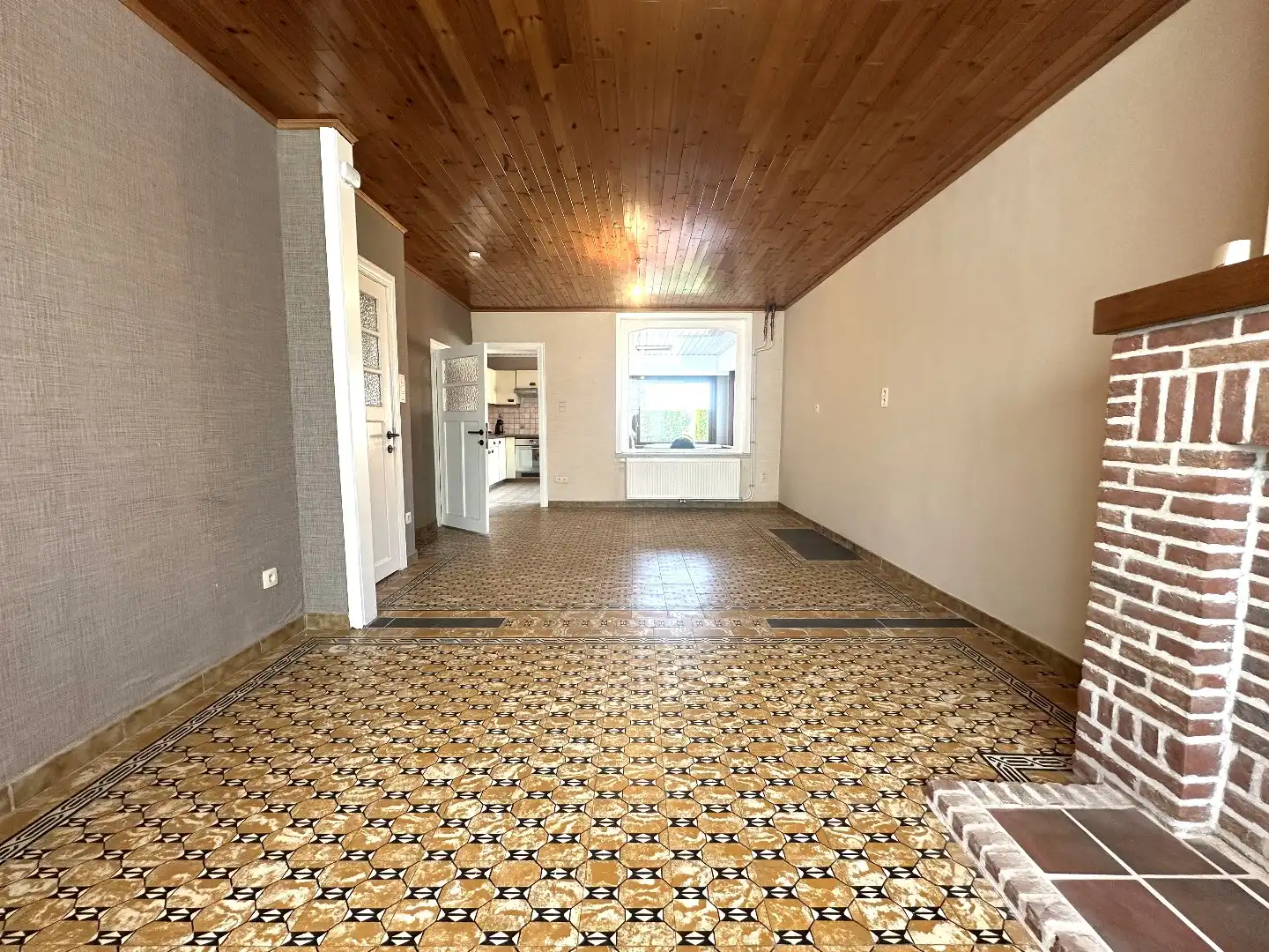 Instapklare woning met 2 slpk, garage en tuin, Aartrijke. foto 4
