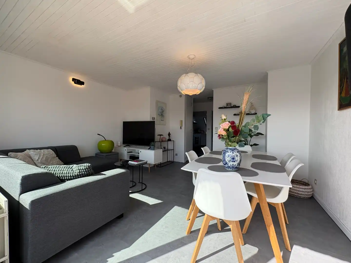 Zonnig duplex appartement met terras – vlak bij zee foto {{pictureIndex}}