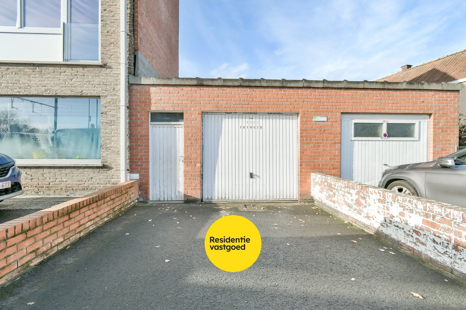 Te renoveren woning in hartje Torhout! foto 17