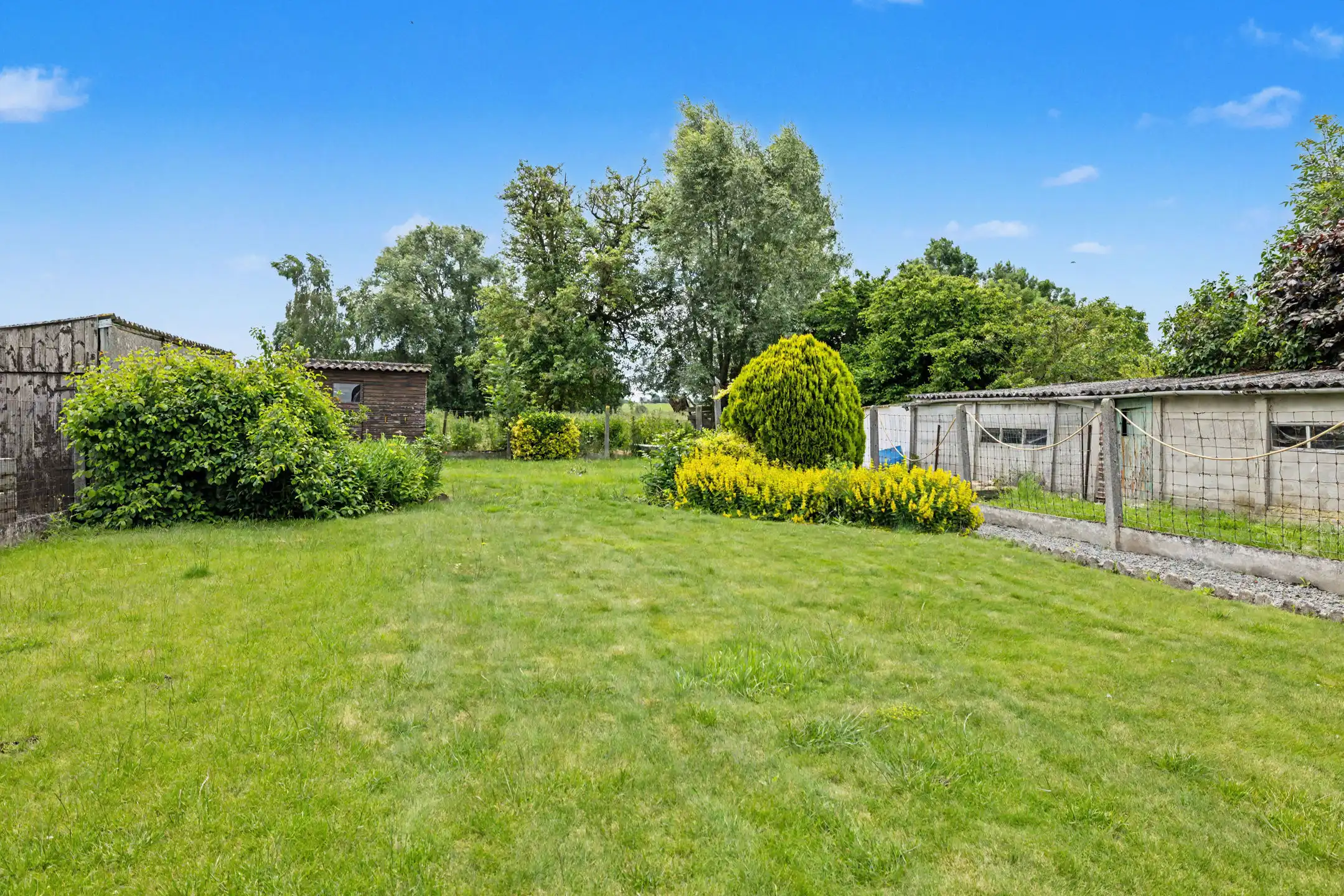 Charmante herenwoning met authentieke elementen, grote tuin en weide op 17a 70ca foto 3
