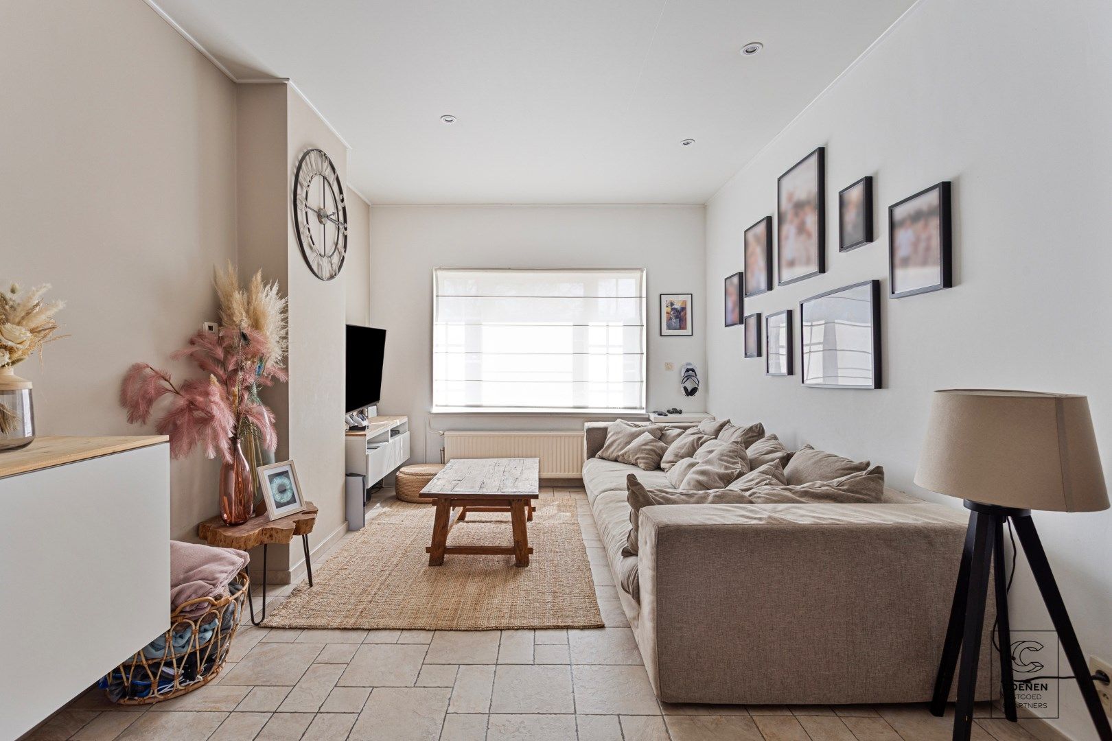 Instapklare woning met 3 slpk's op een toplocatie te Schoten! foto {{pictureIndex}}