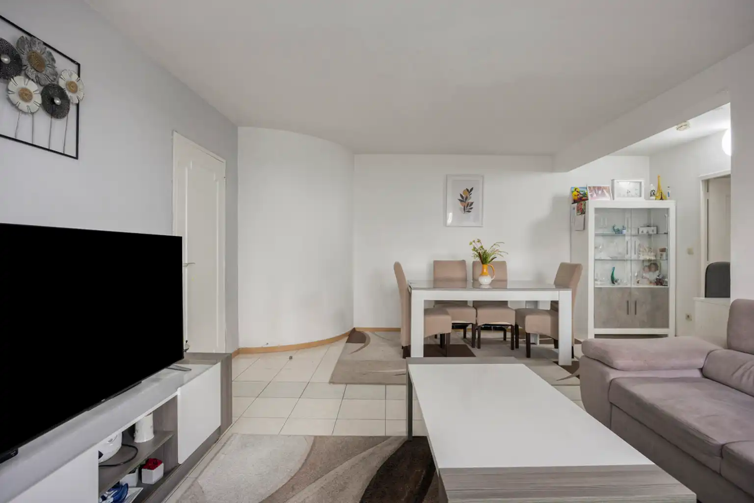 instapklaar 2-slaapkamerappartement met terras & open zicht foto 5