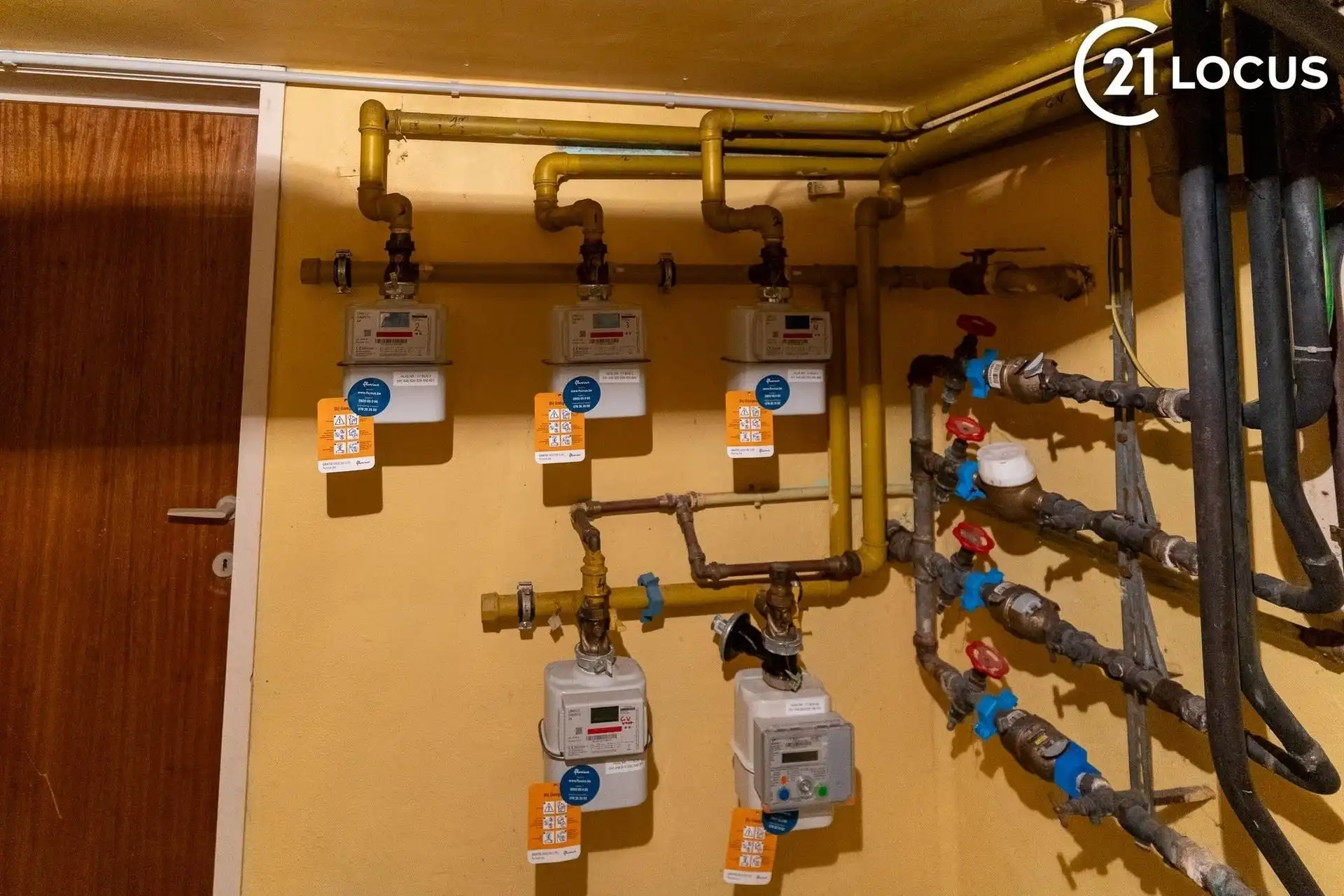 Opbrengsteigendom: 3 app & handel in Beveren foto 27