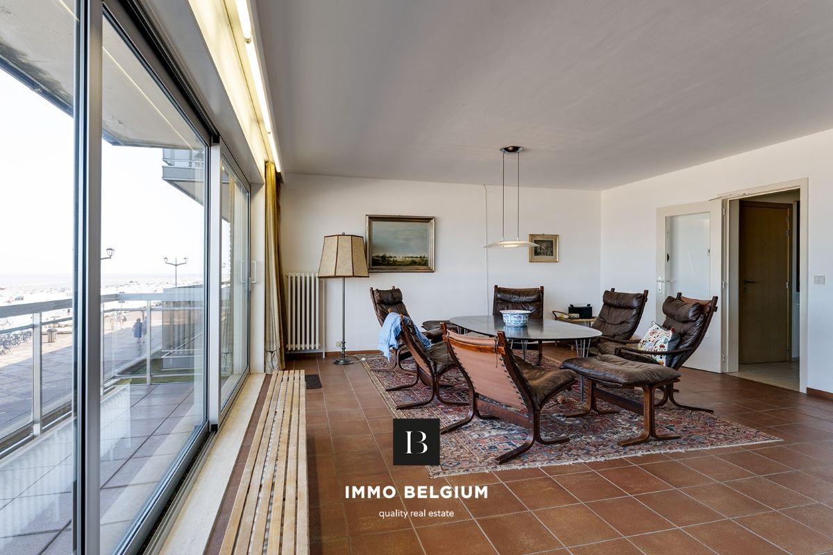 Ruim appartement op de zeedijk met 2 slaapkamers foto 8