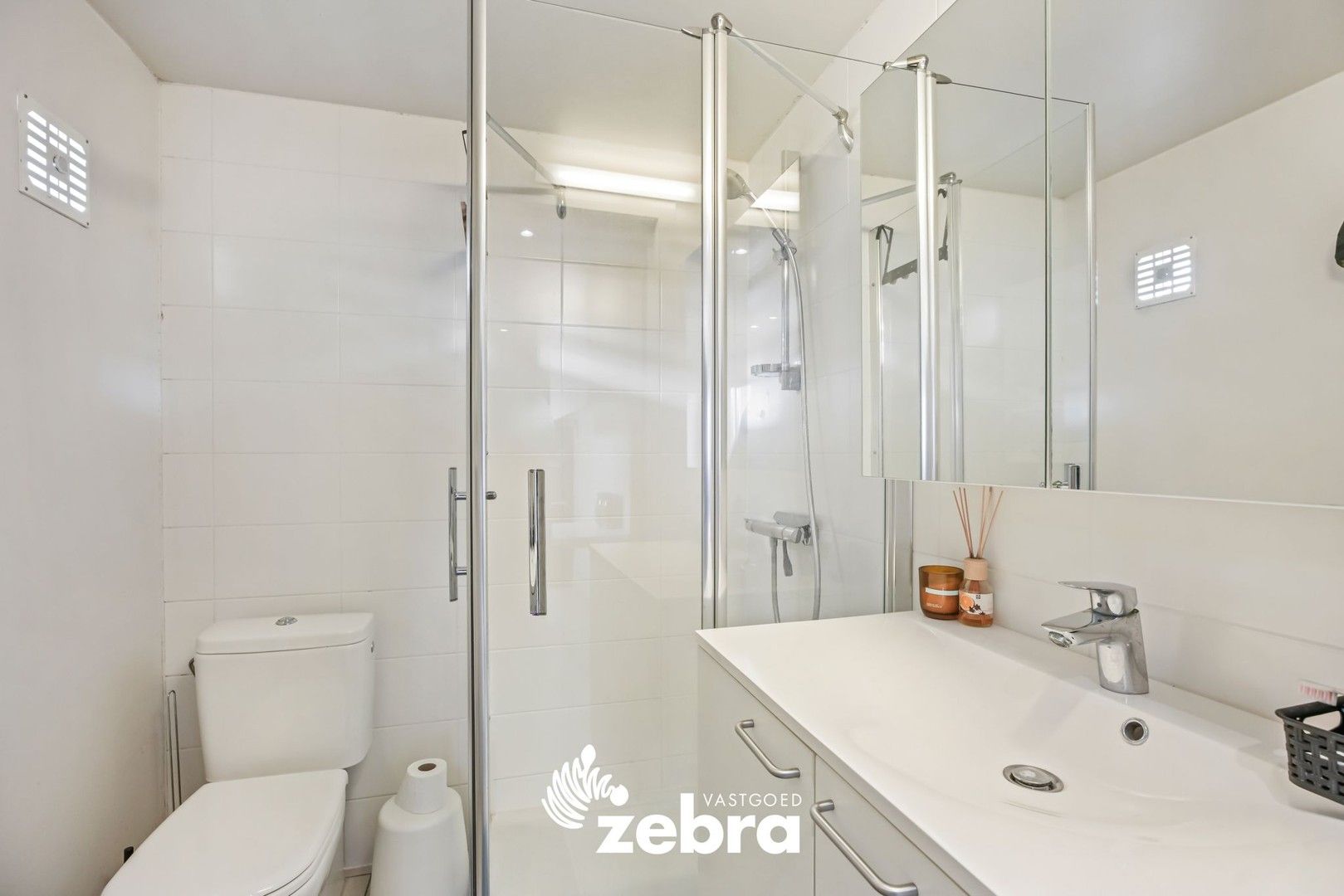 Instapklare woning met 3 slaapkamers nabij het centrum van Izegem! foto 10